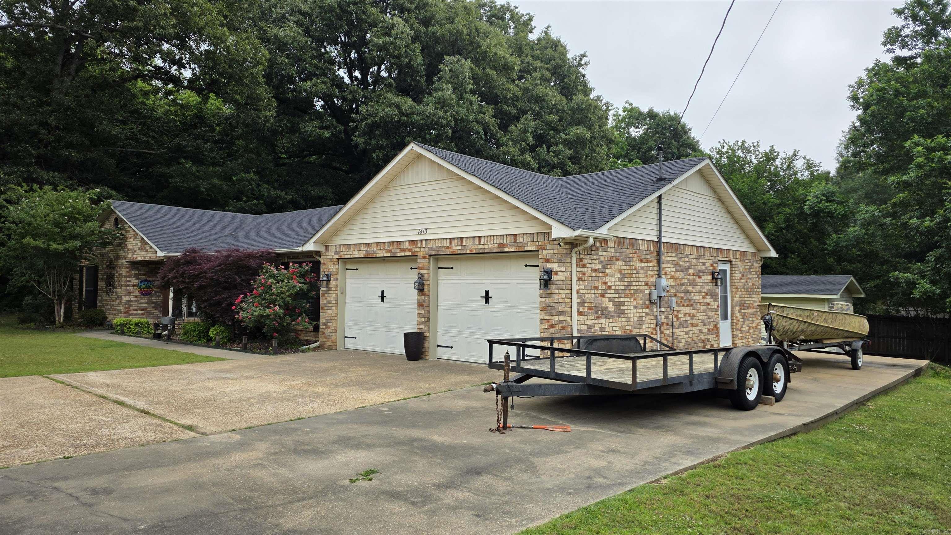 1413 Asa St Property Photo 27
