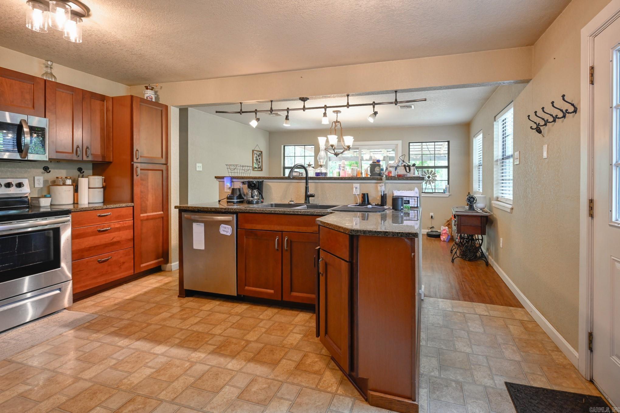 136 Shady Oaks Lane Property Photo 25