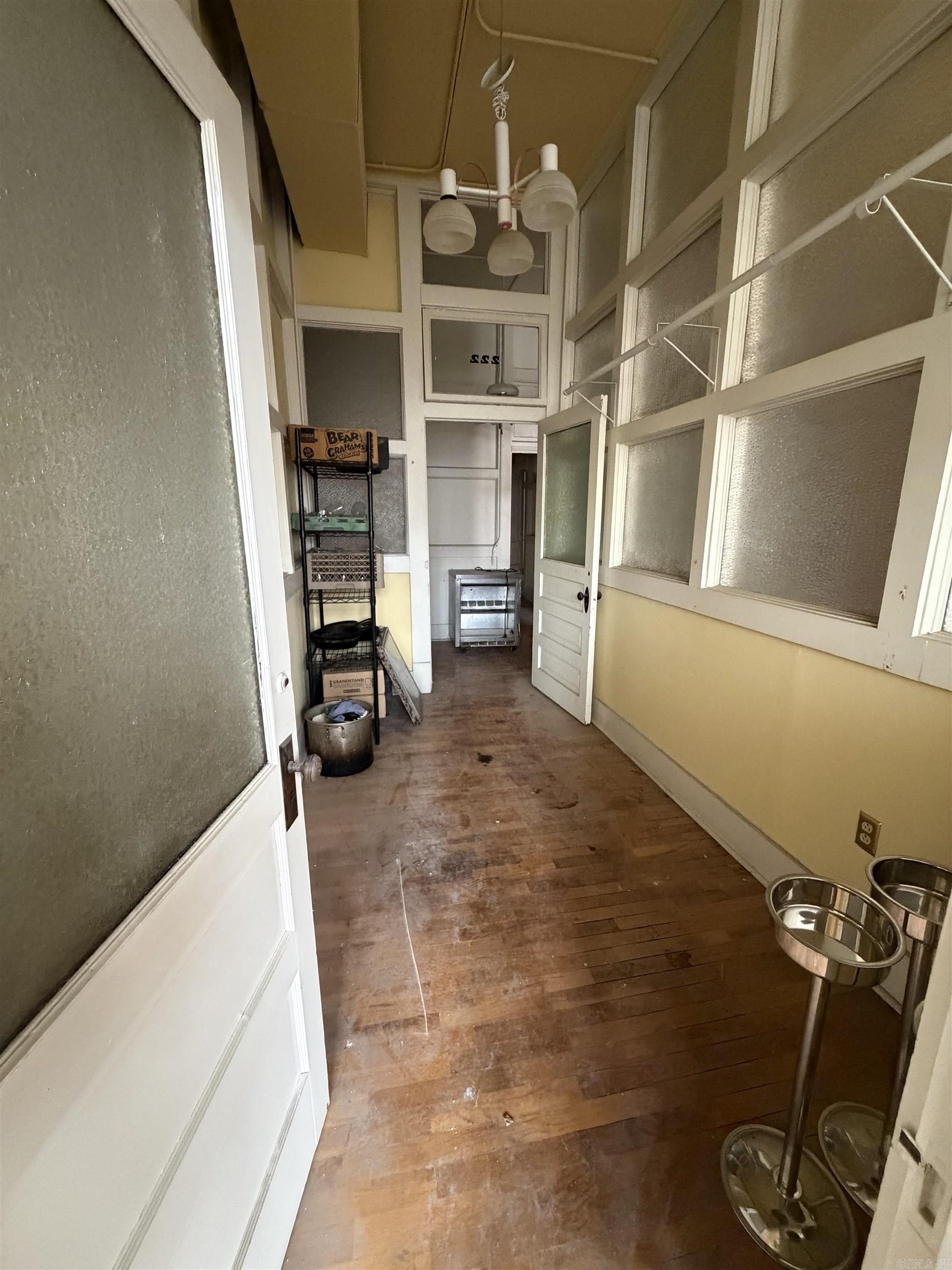 303 S Main Street Property Photo 14