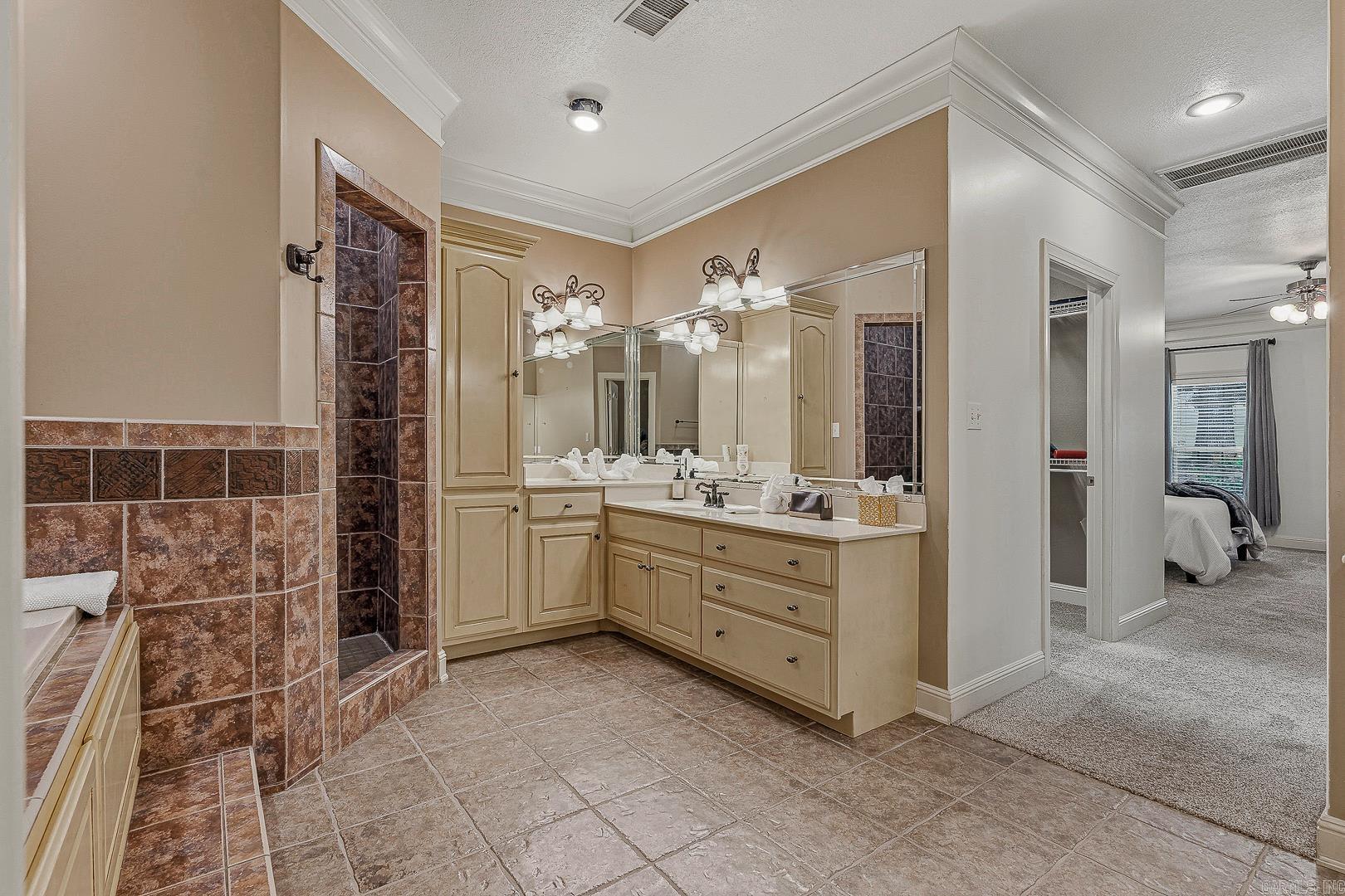 316 Dunwoody Drive Property Photo 15