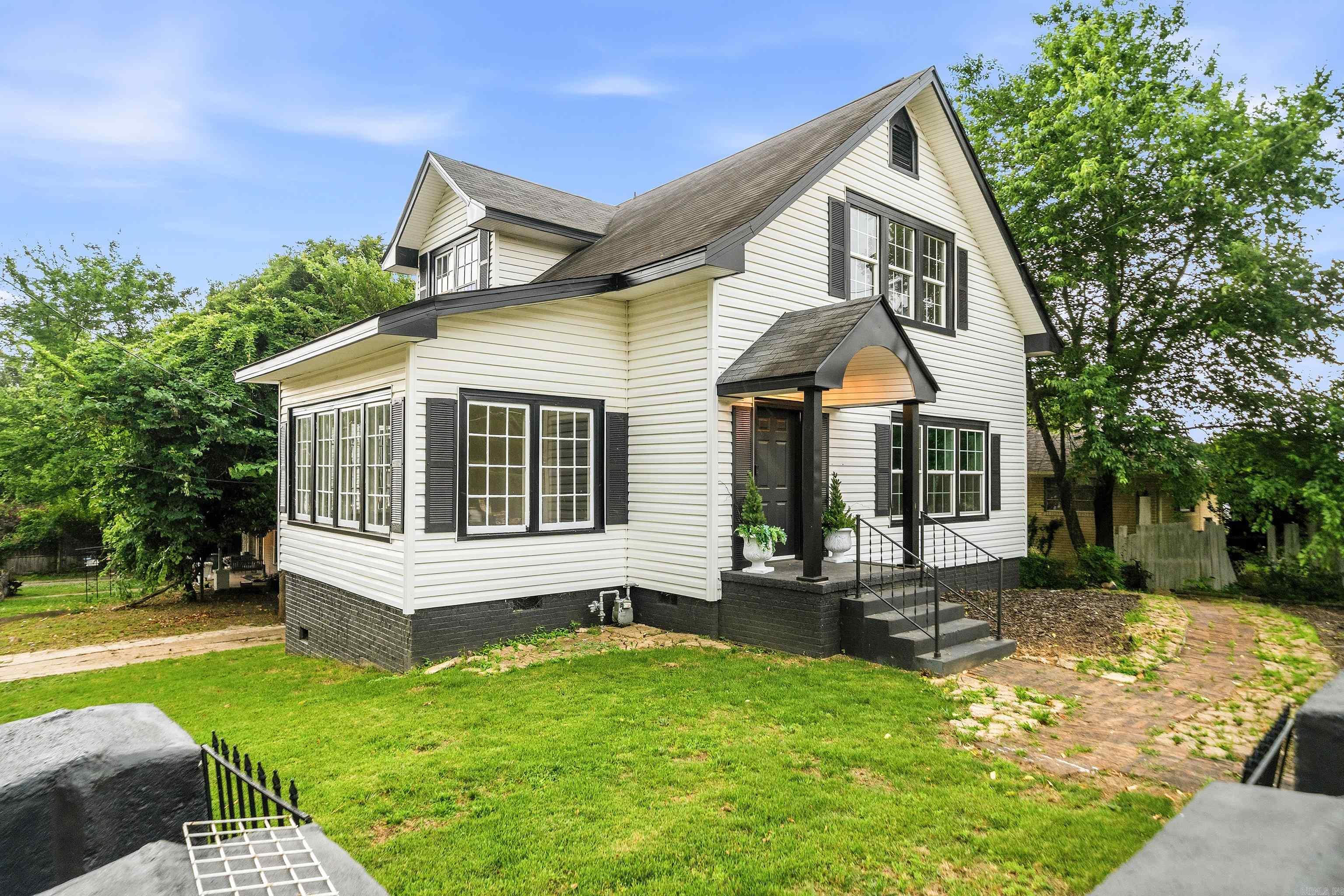 301 Summer Street Property Photo 1