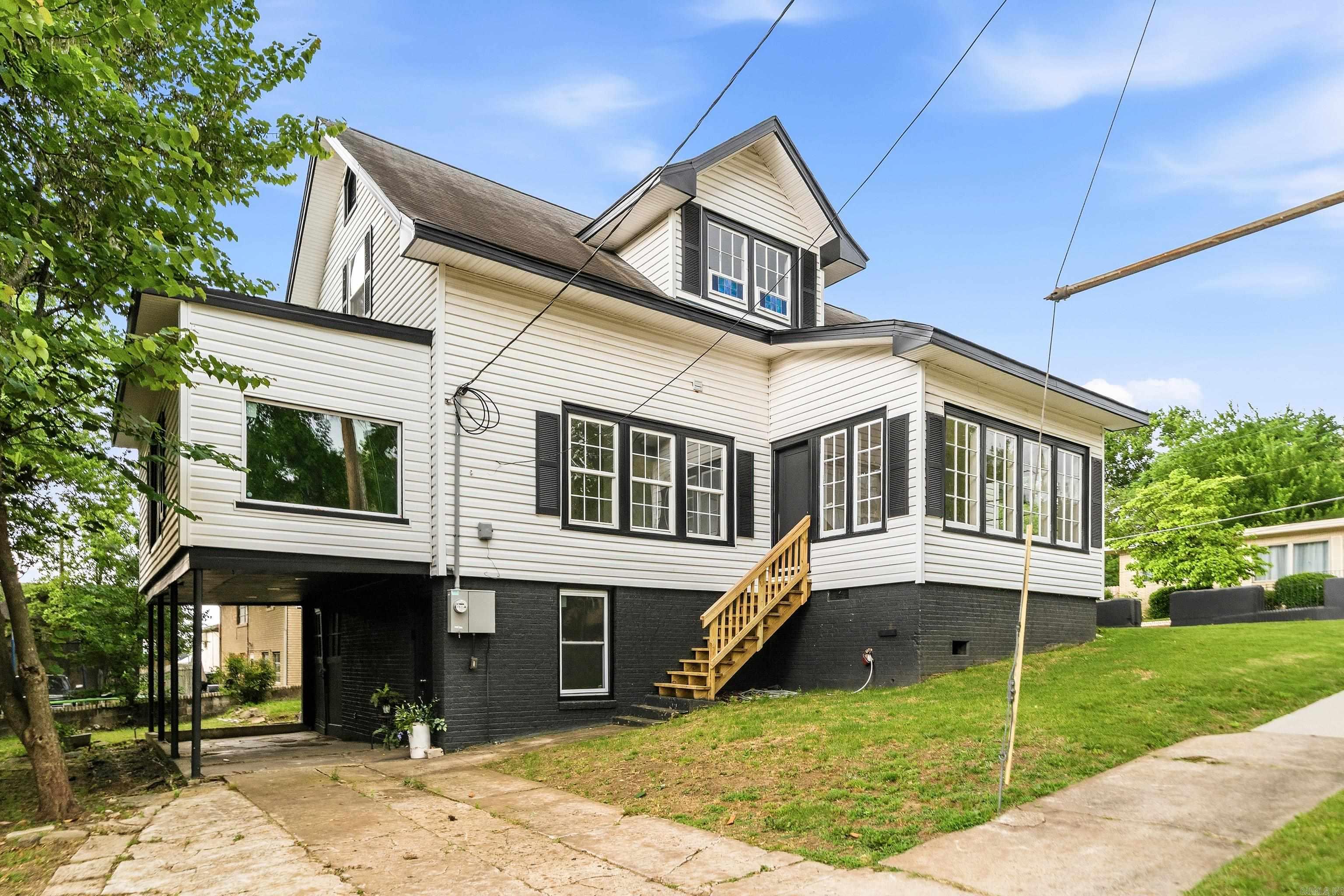 301 Summer Street Property Photo 2