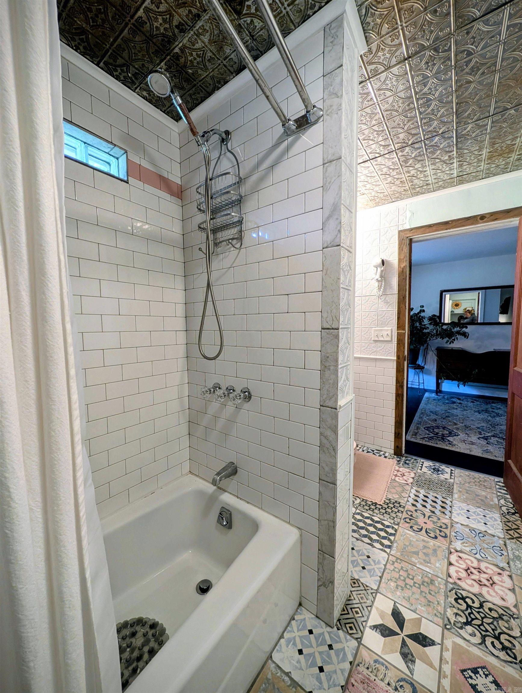 1162 S 71 Highway Property Photo 5