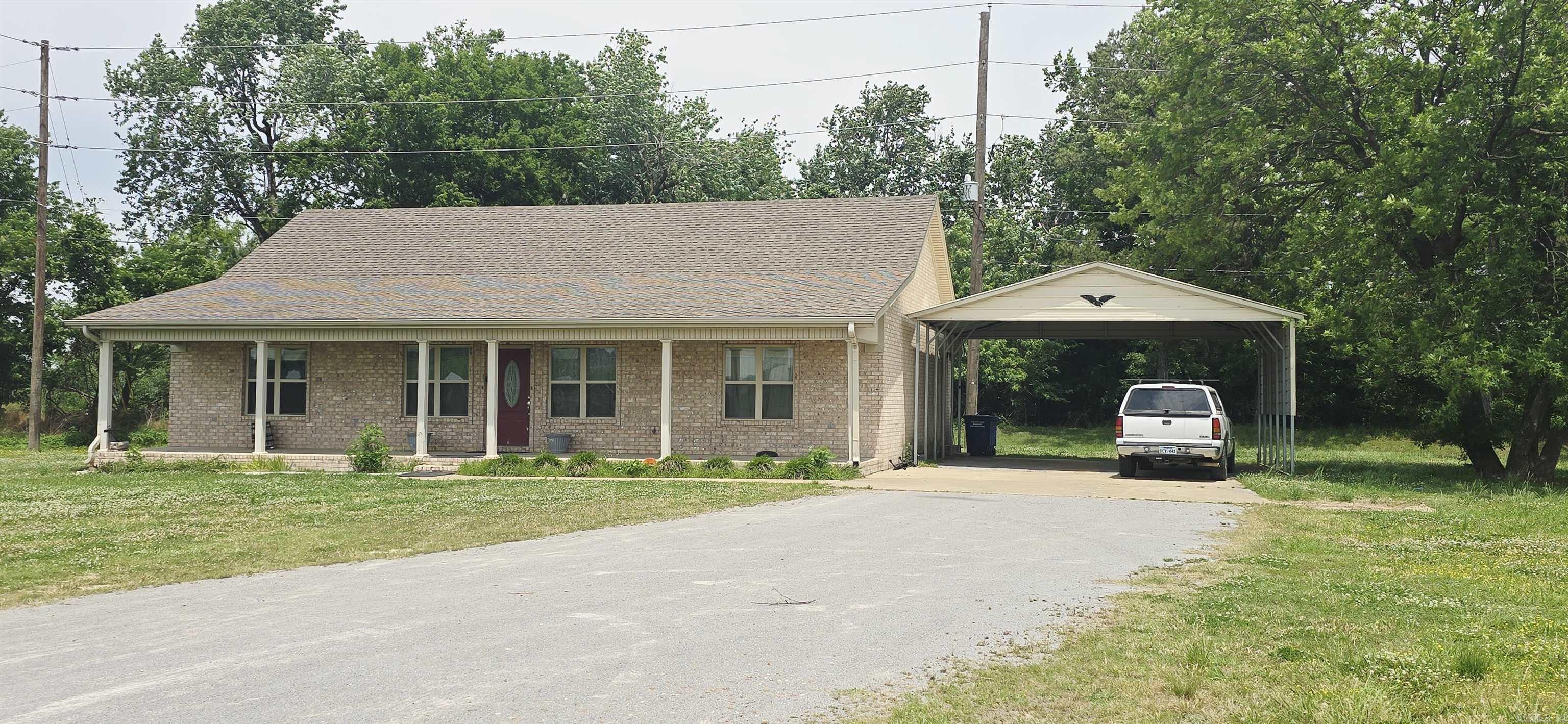 20 County Road 235 Property Photo 1