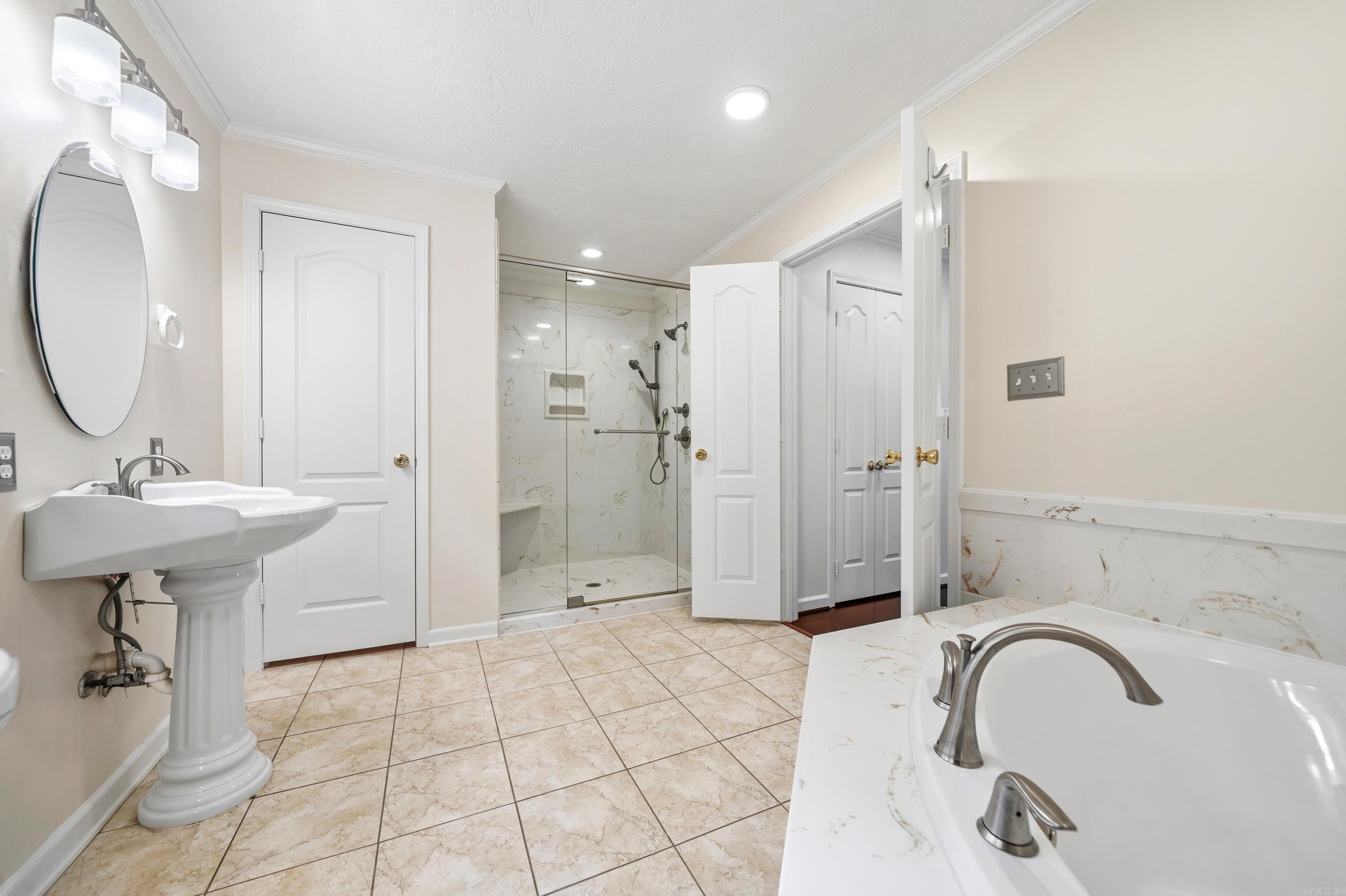 3221 E Highway 171 Property Photo 30