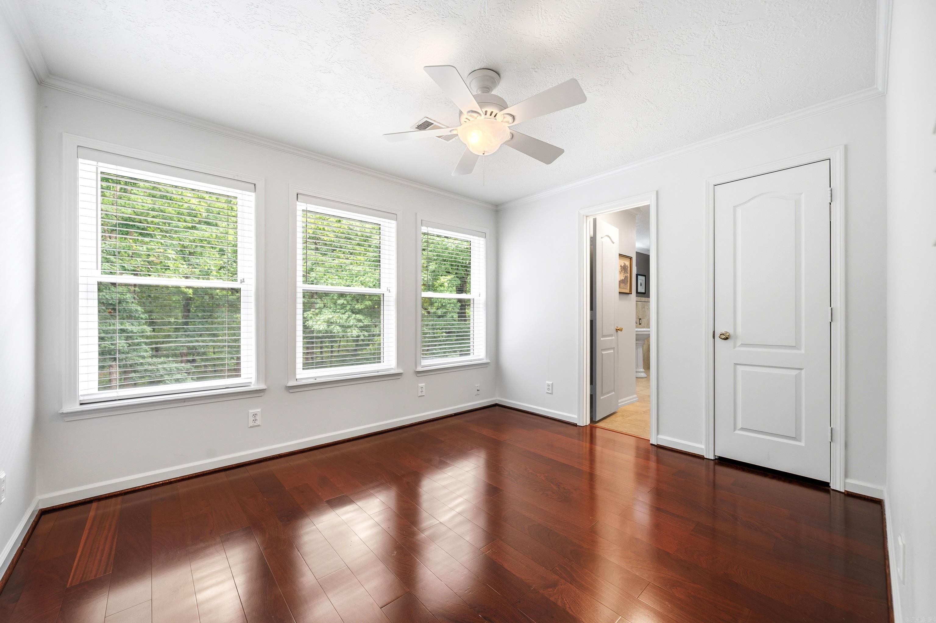 3221 E Highway 171 Property Photo 39