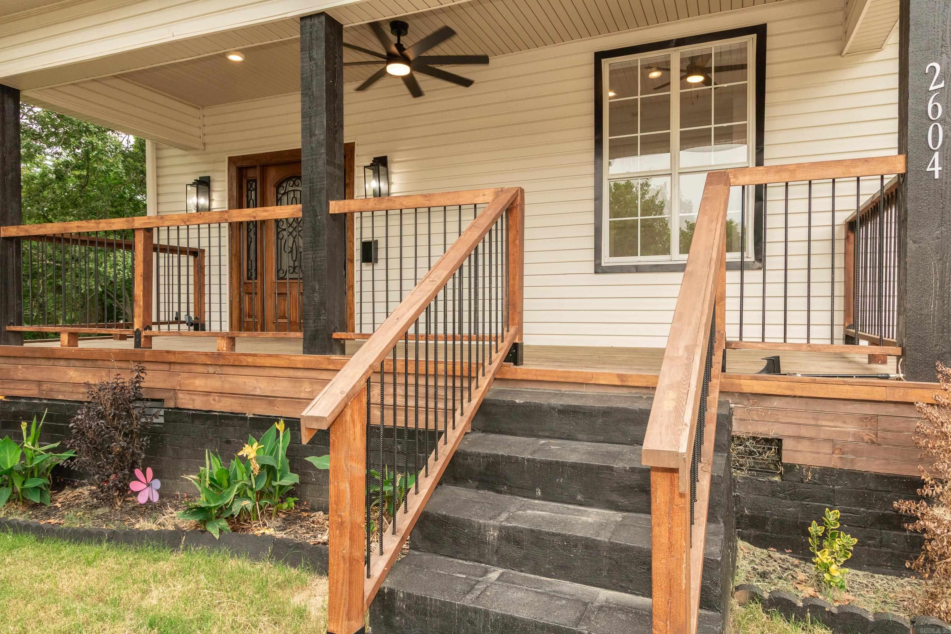 2604 S Spring Street Property Photo 4