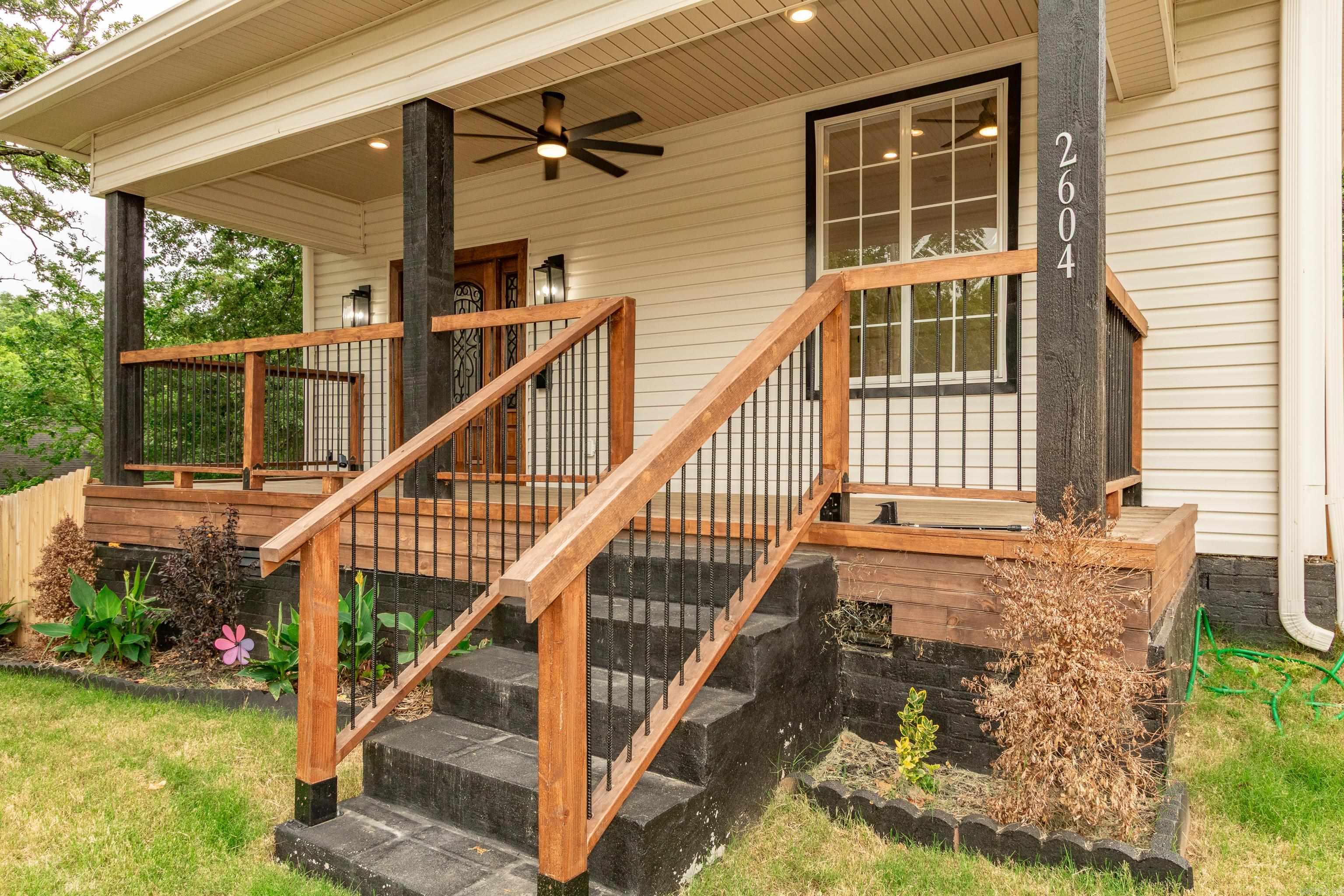 2604 S Spring Street Property Photo 5
