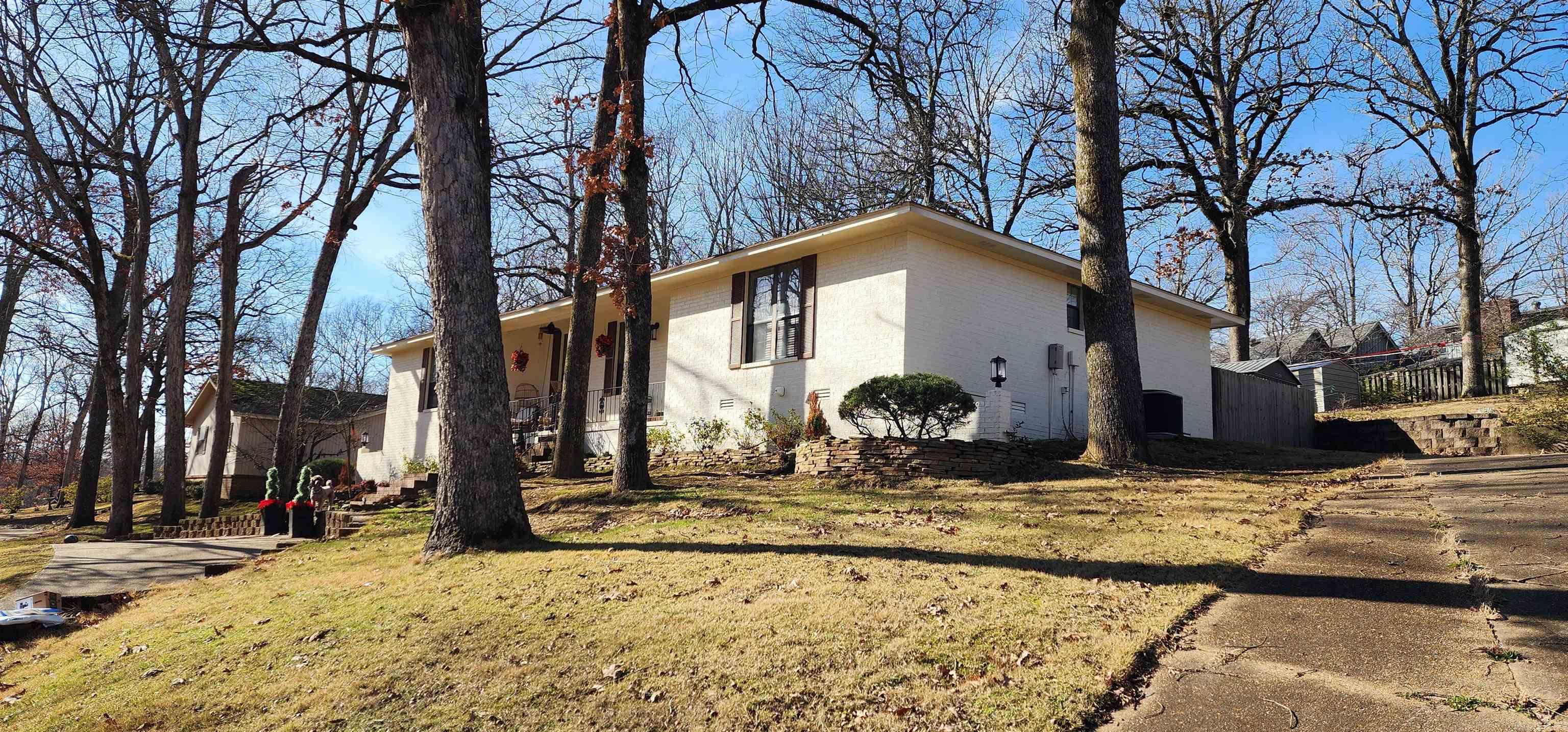 205 Kerry Dr Property Photo 2