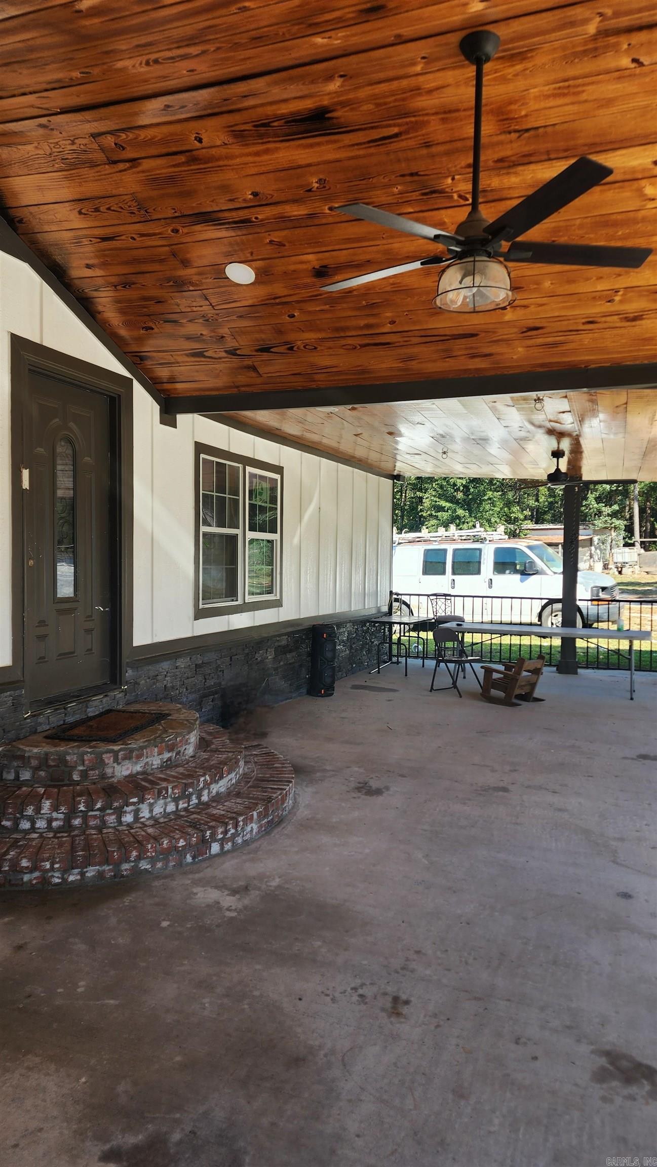 15900 Hidden Valley Trl Property Photo 3