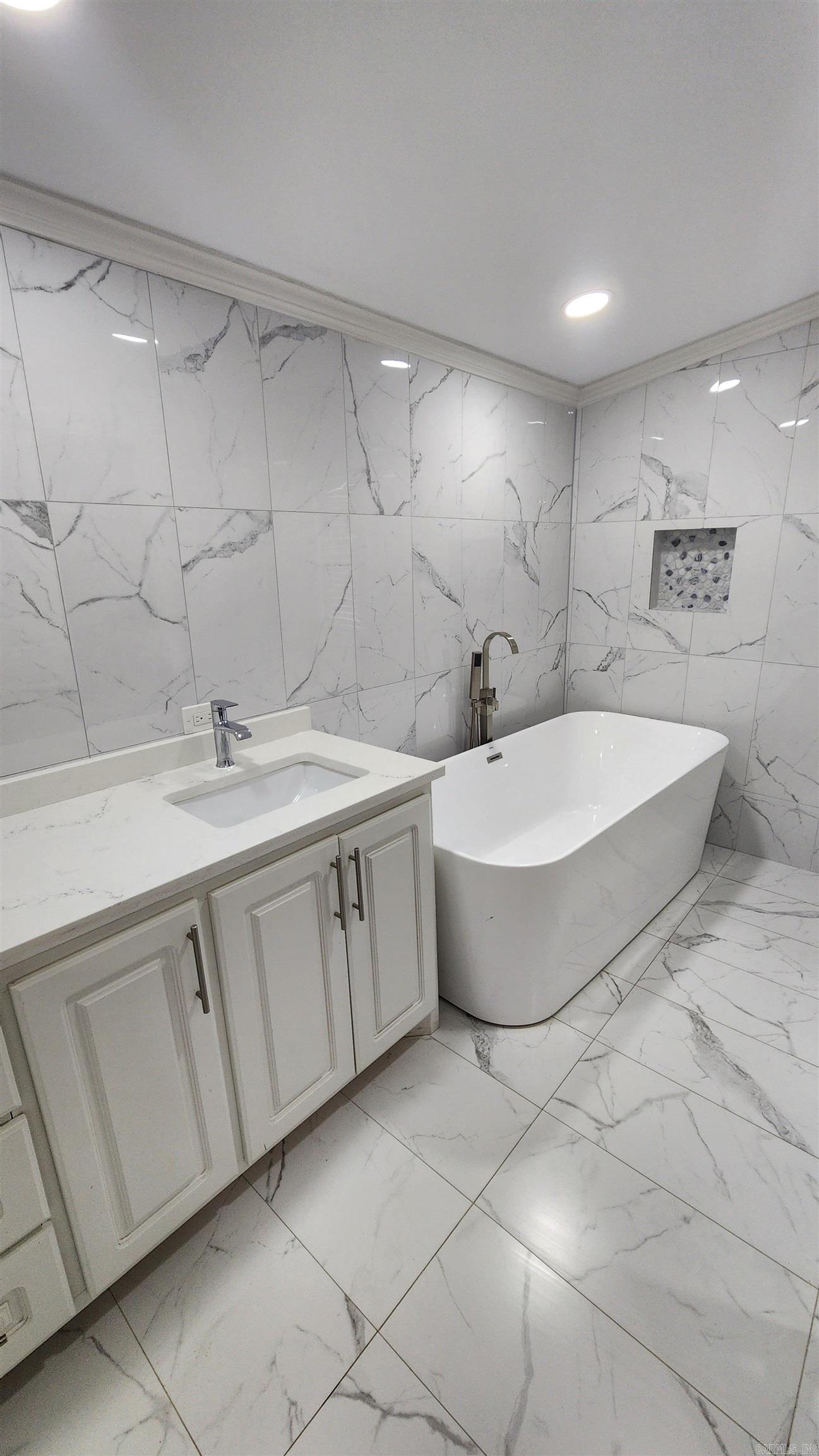 15900 Hidden Valley Trl Property Photo 15