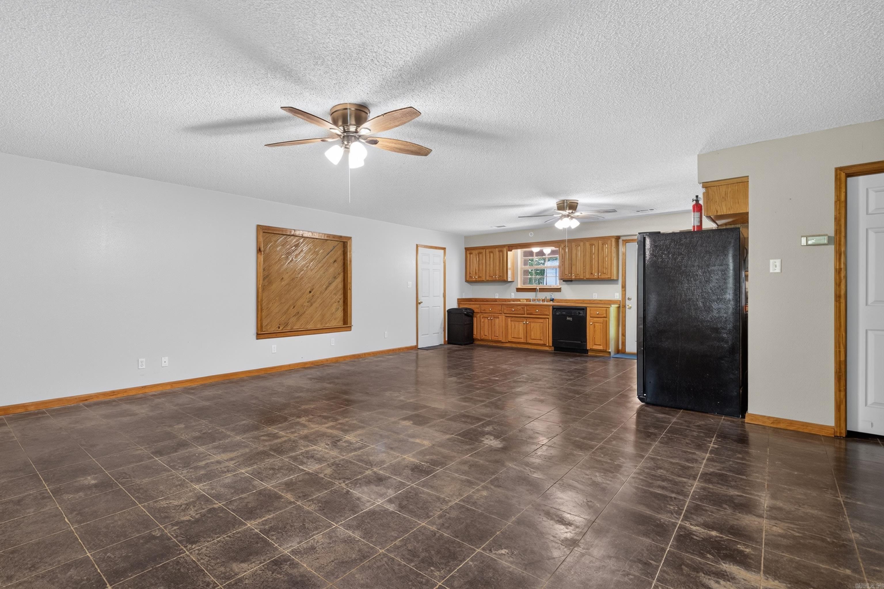 2736 Riverview Drive Property Photo 4