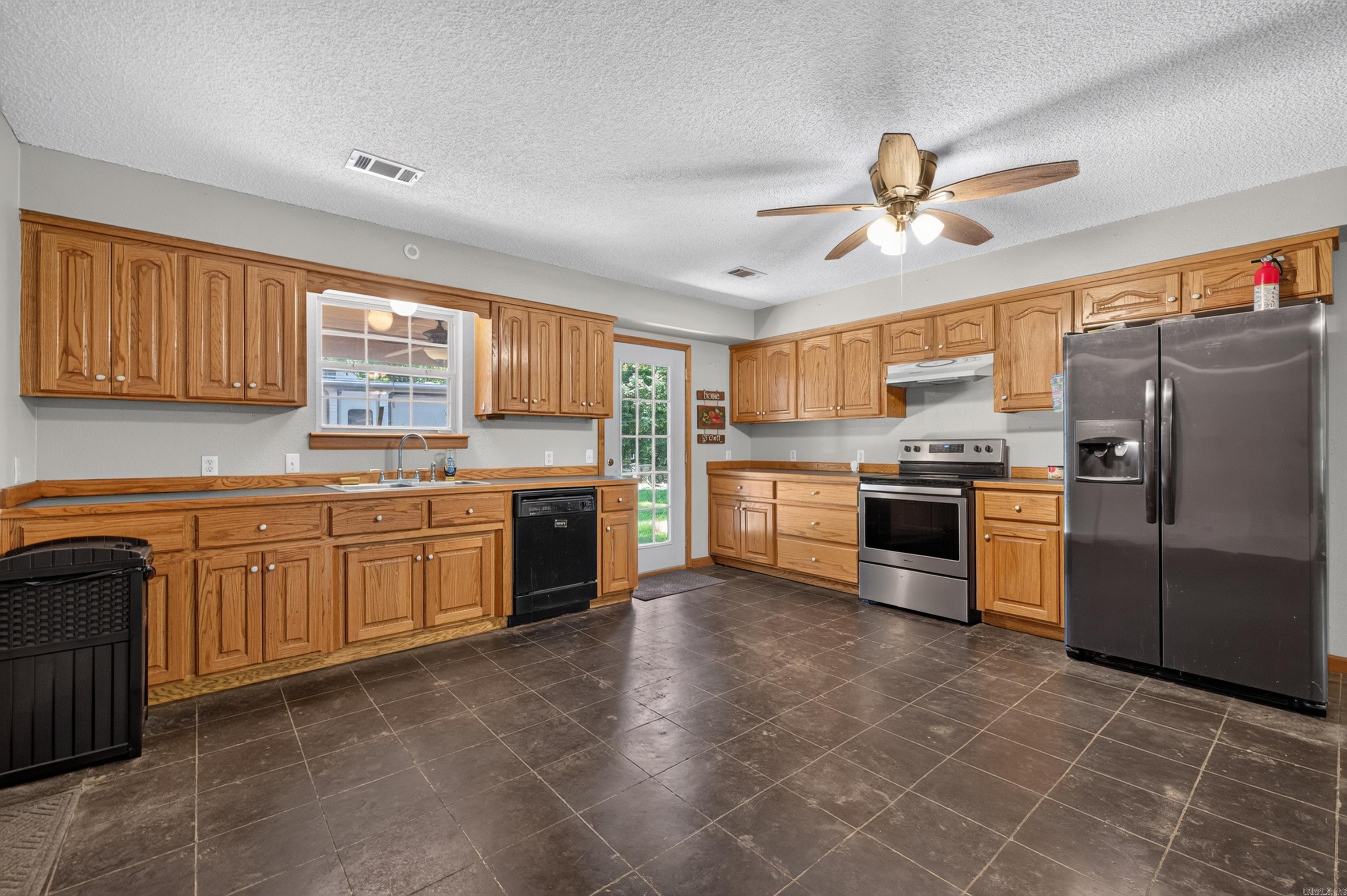 2736 Riverview Drive Property Photo 5