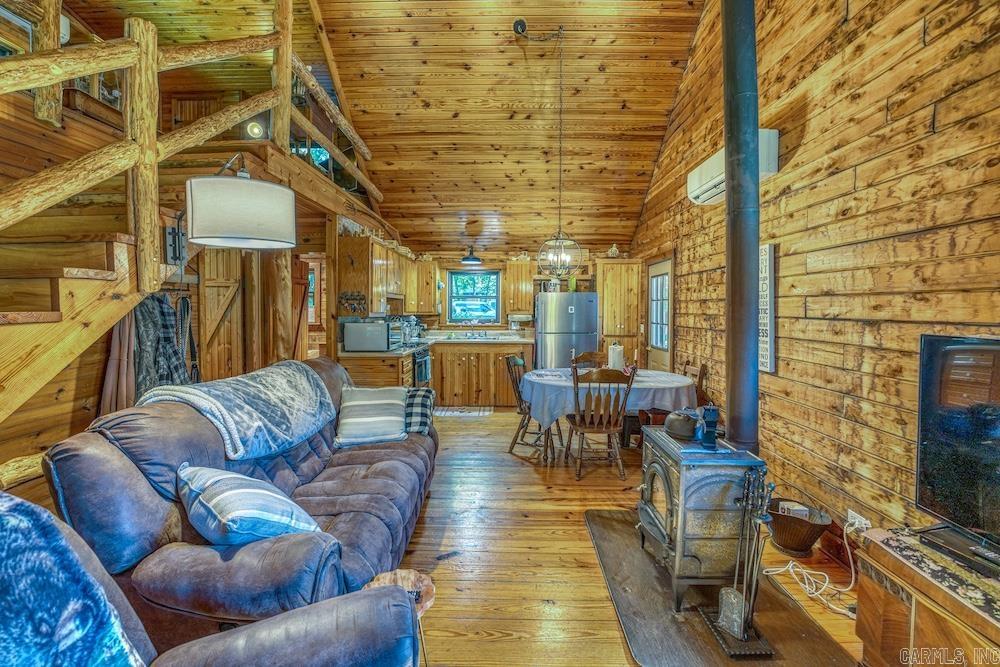 2061 Mcknight Road Property Photo 17