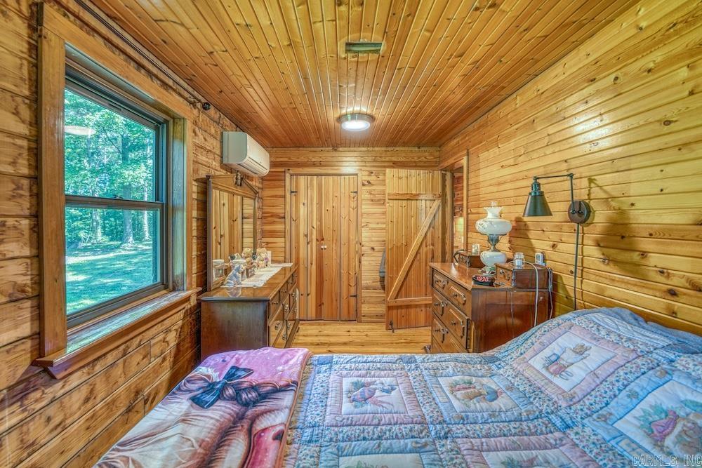 2061 Mcknight Road Property Photo 24