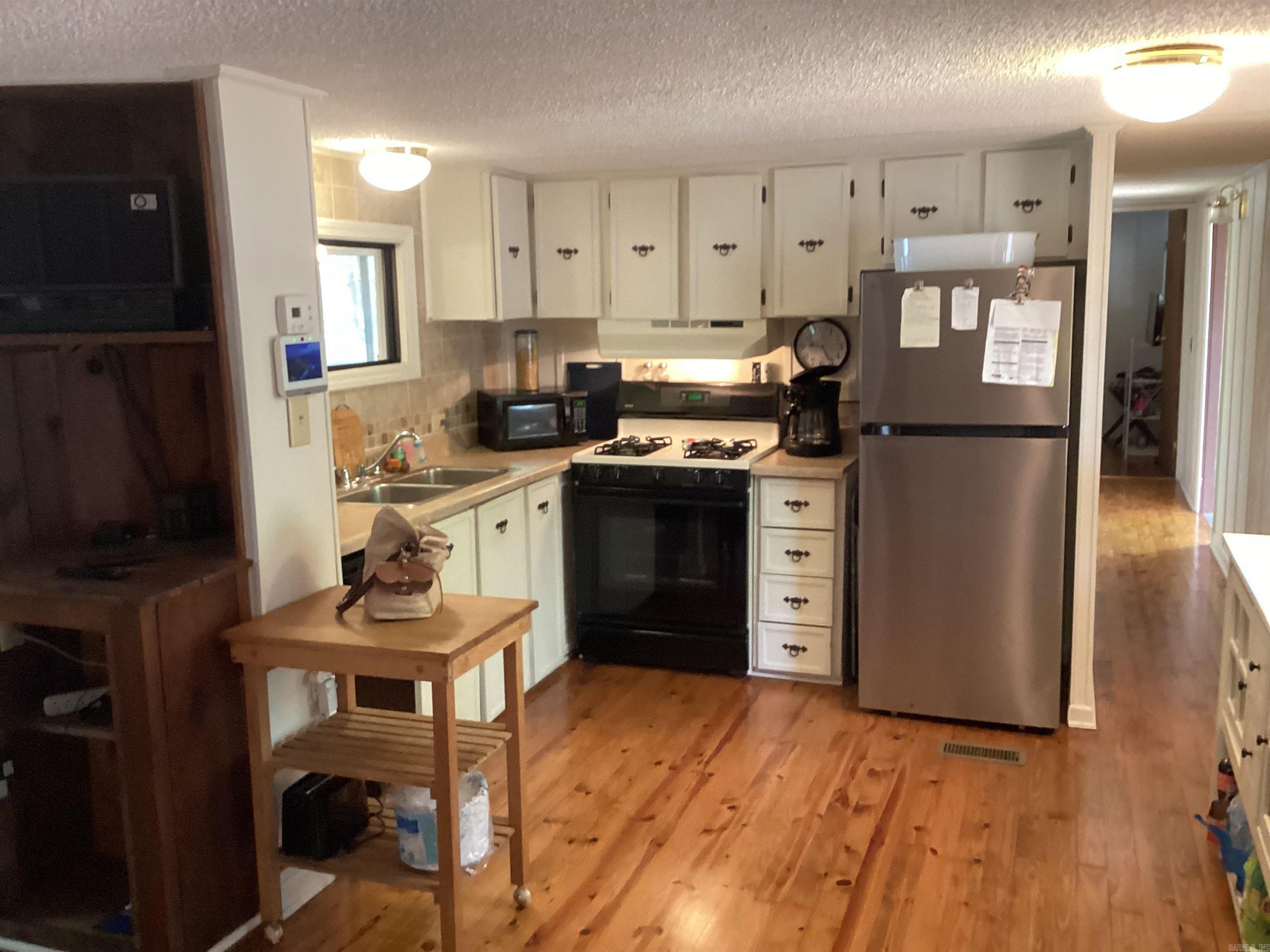 24 Air Road Property Photo 8