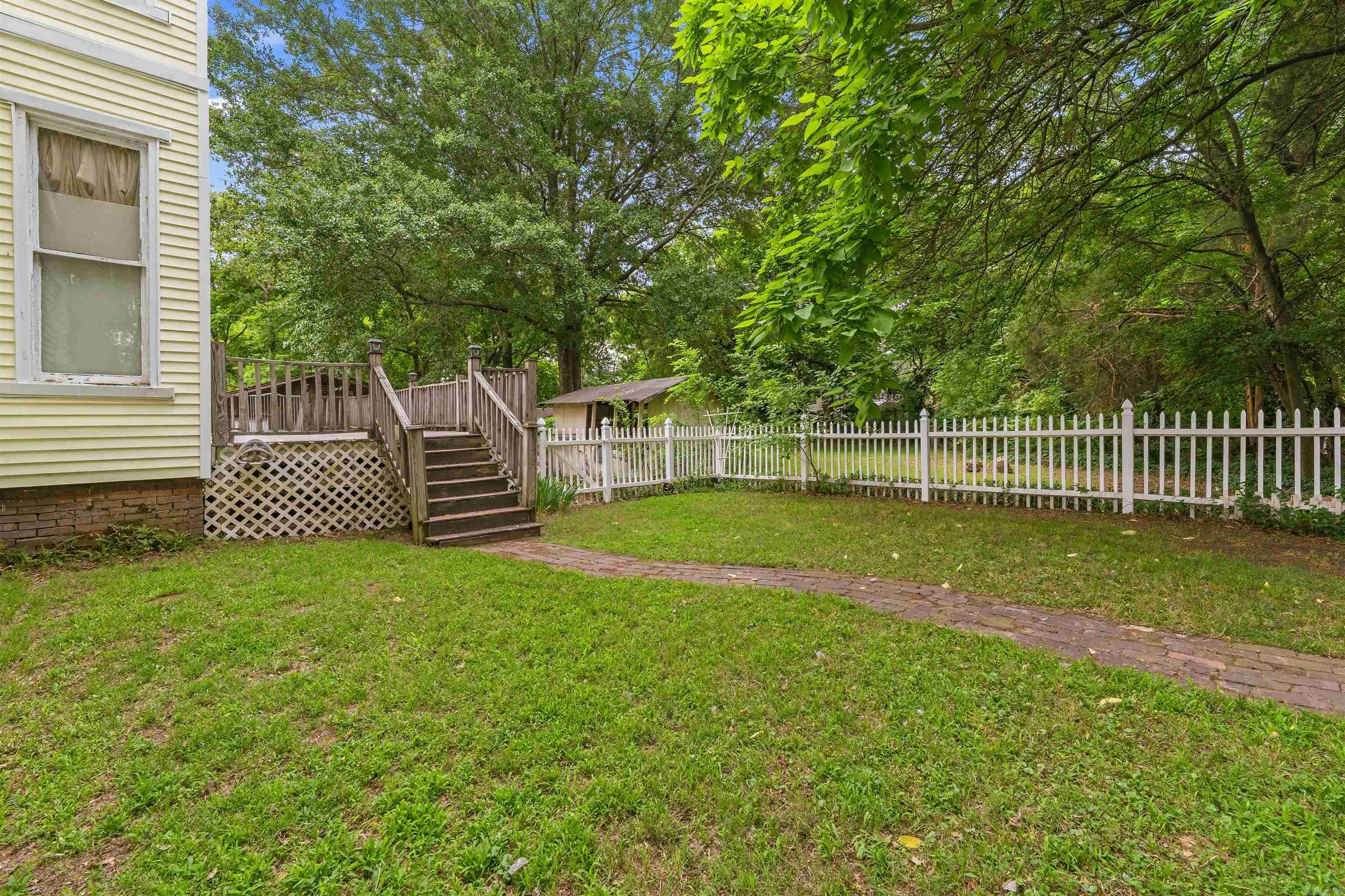 320 W 18th Street Property Photo 43