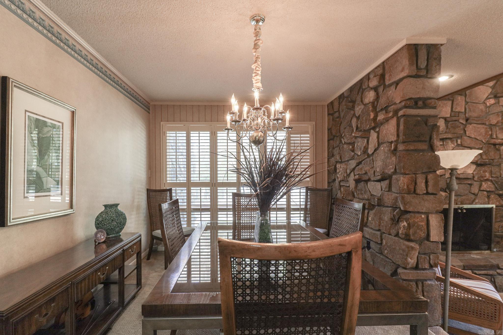 2100 Paula Drive Property Photo 14