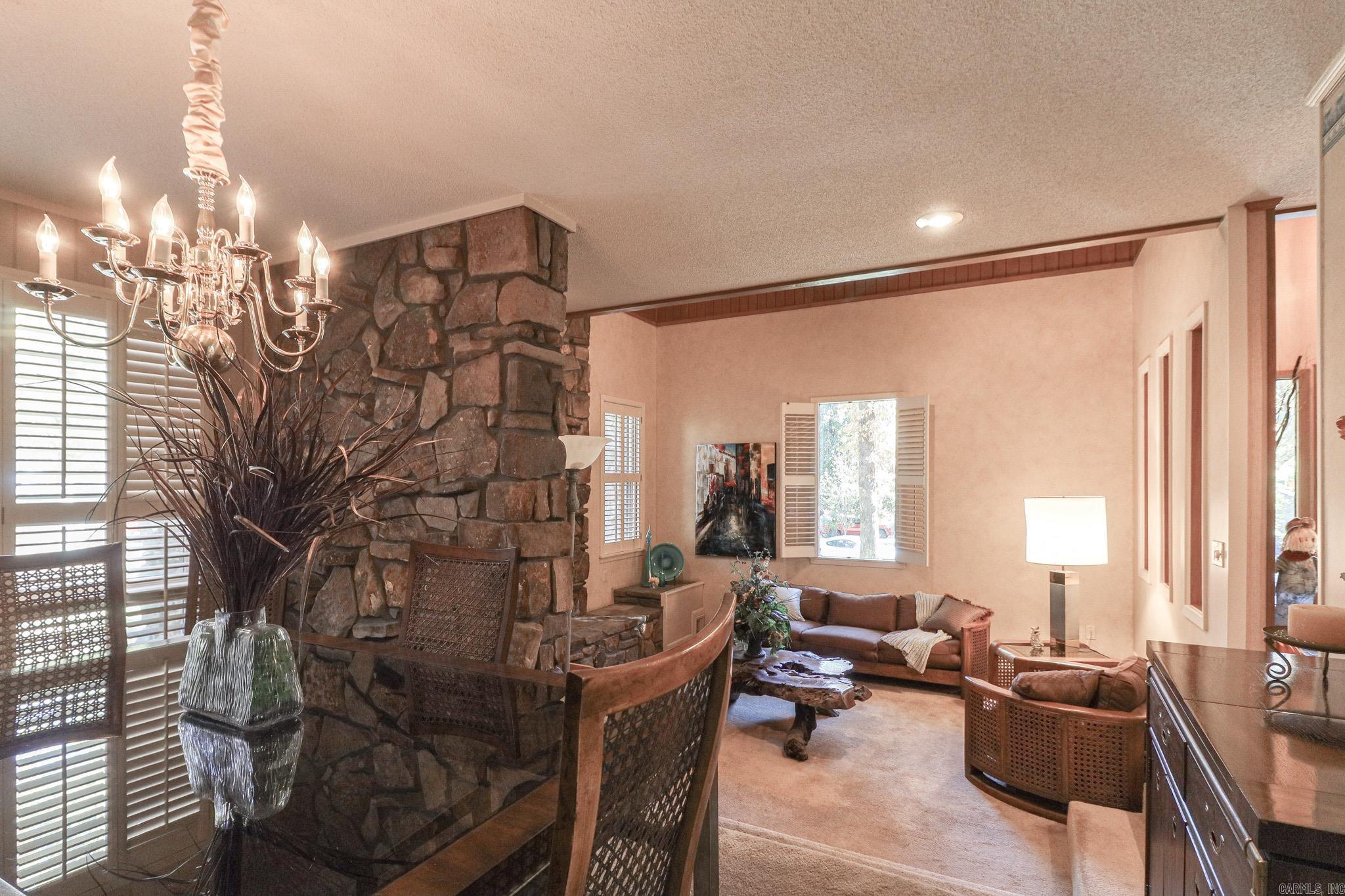 2100 Paula Drive Property Photo 15