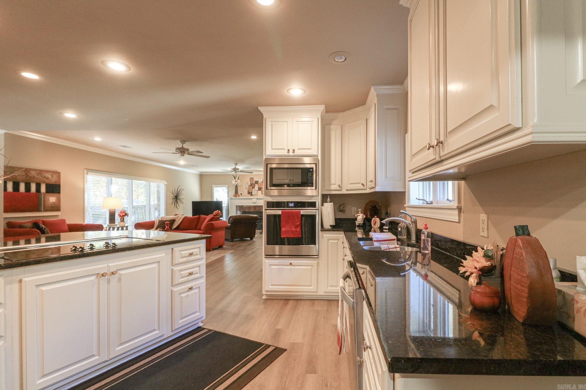 2100 Paula Drive Property Photo 19