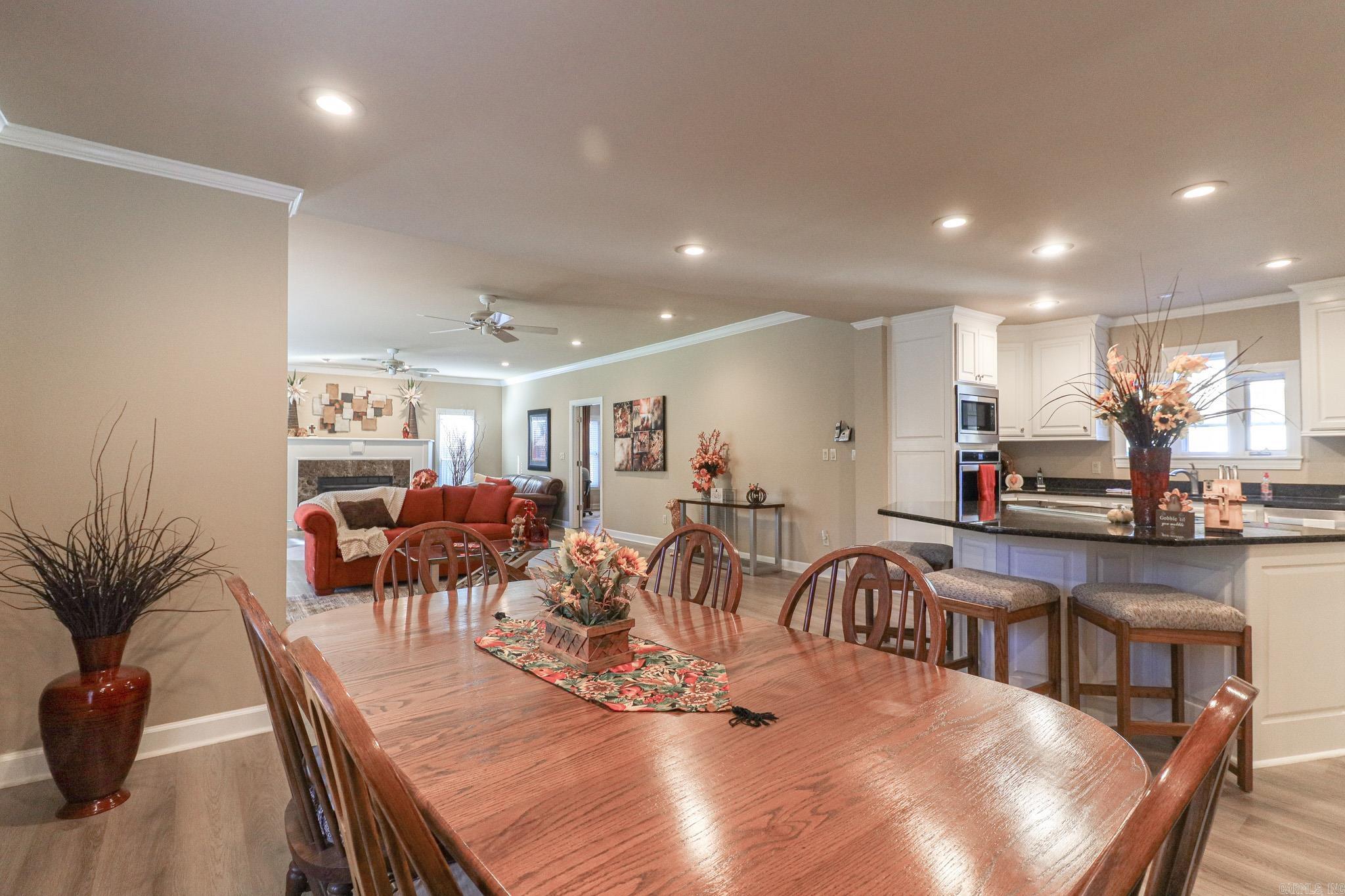 2100 Paula Drive Property Photo 23