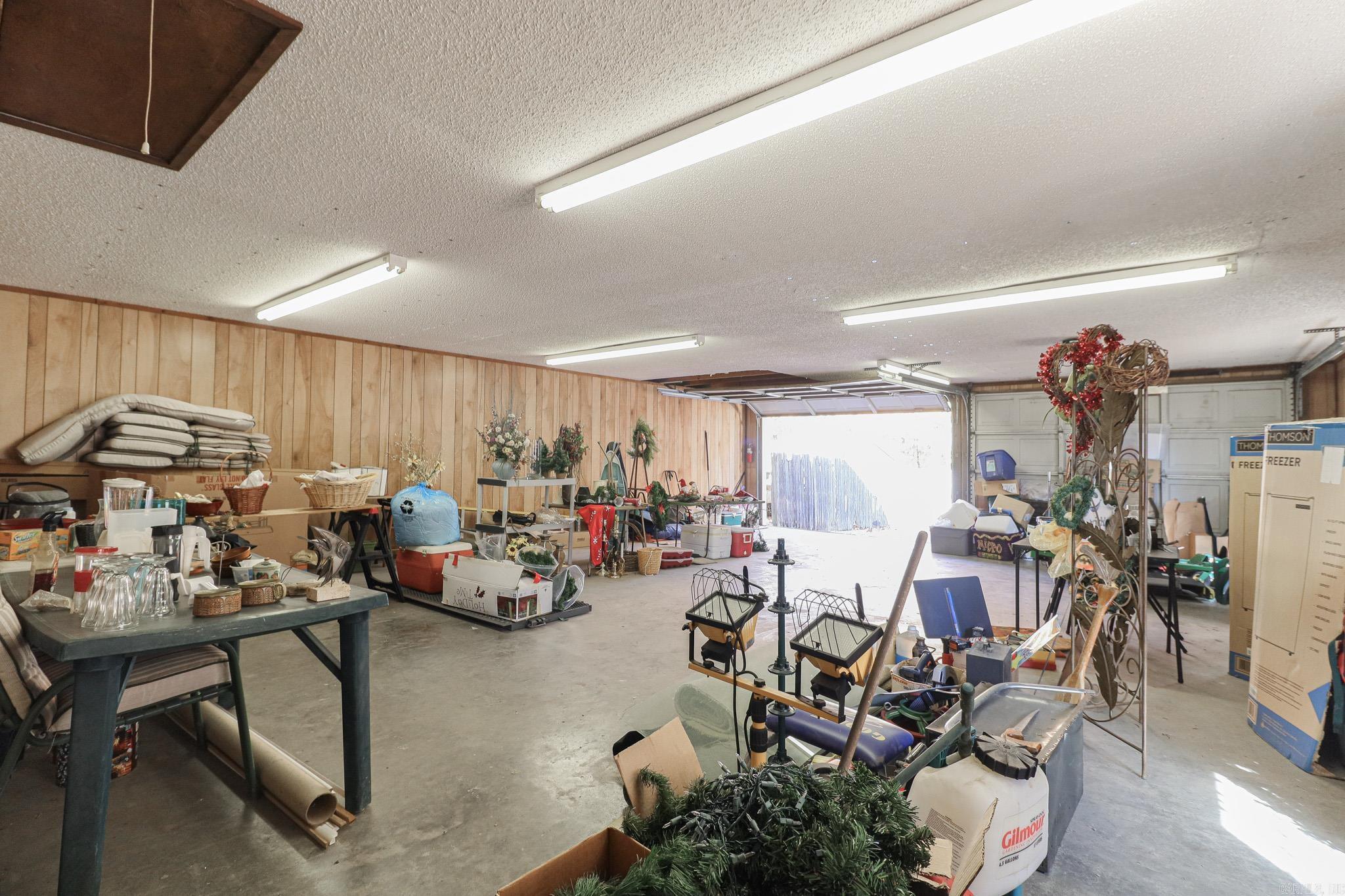 2100 Paula Drive Property Photo 44