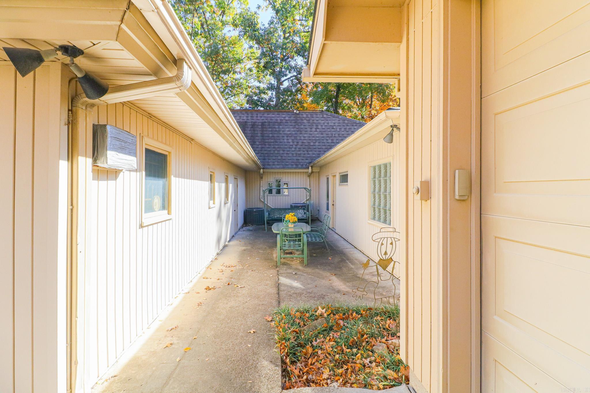 2100 Paula Drive Property Photo 47