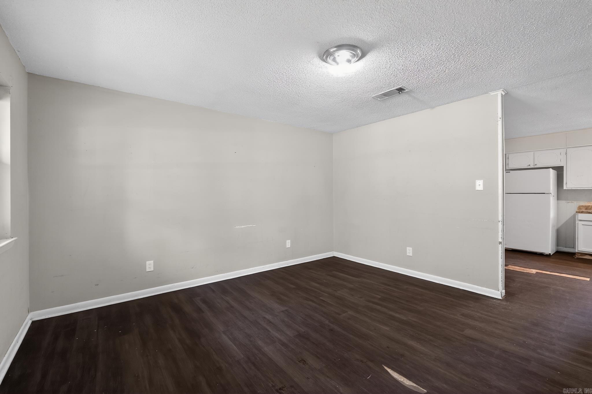 804 Towering Oaks Drive Property Photo 5