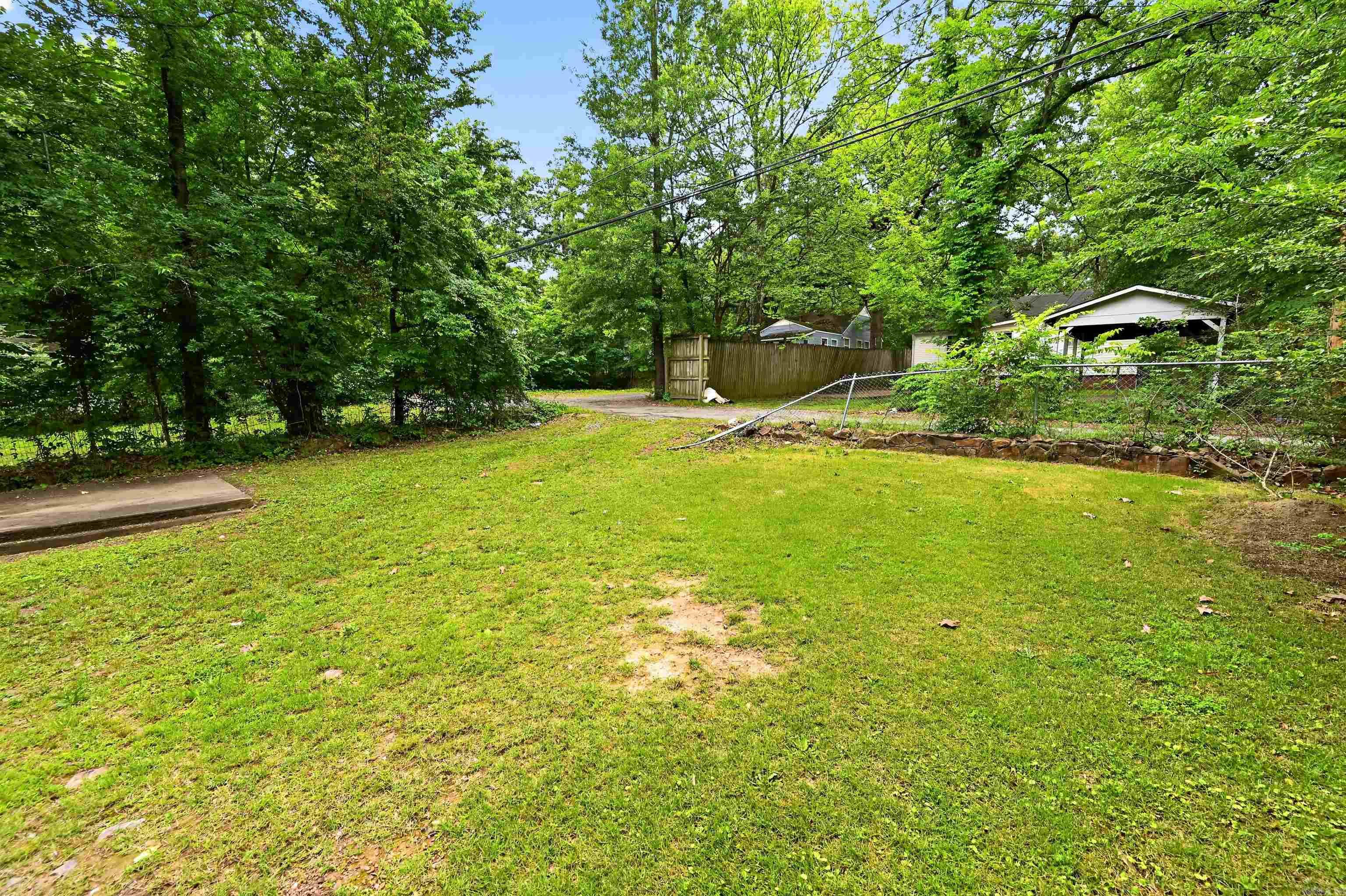 2302 S Harrison Street Property Photo 3