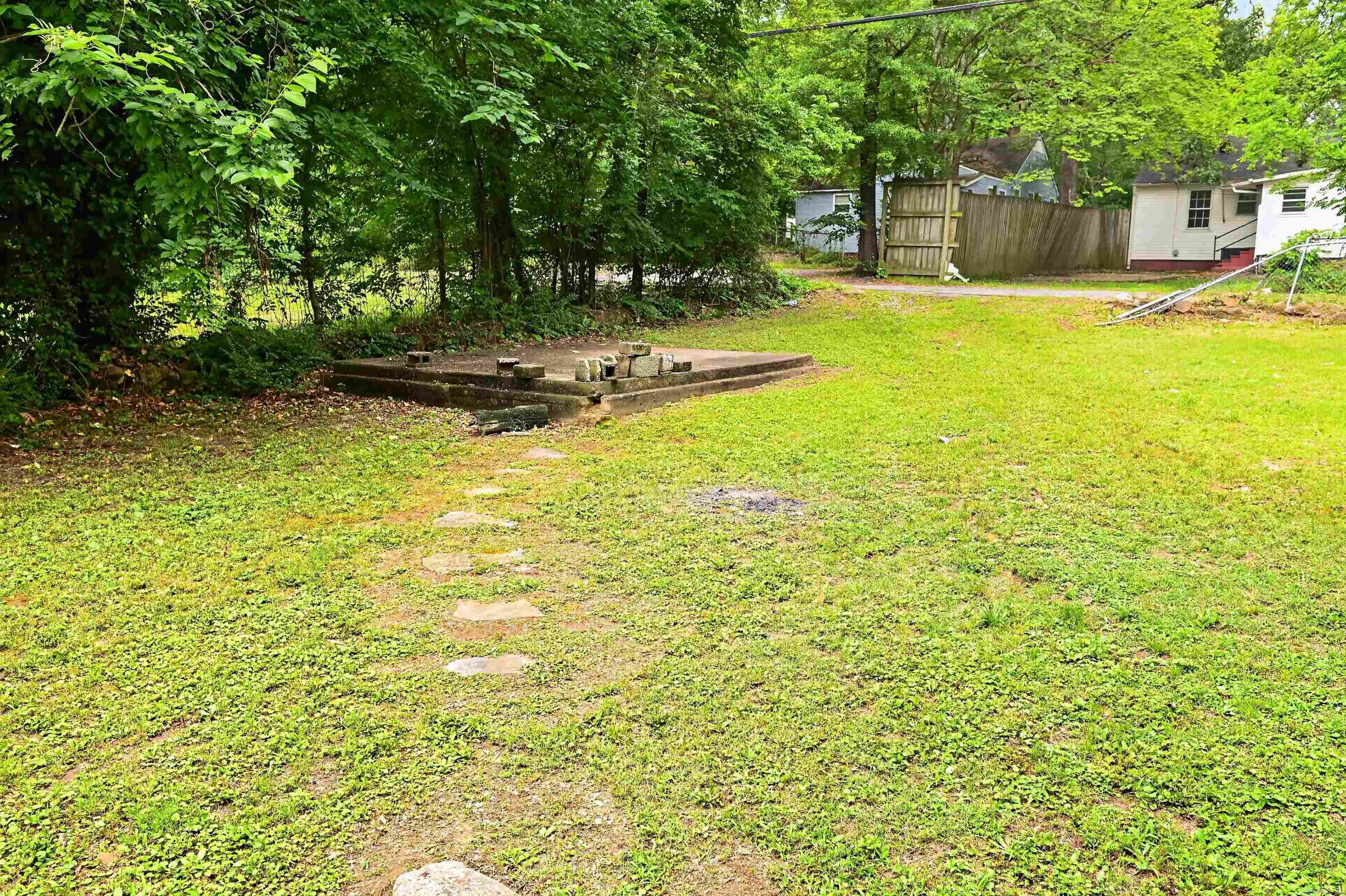 2302 S Harrison Street Property Photo 5