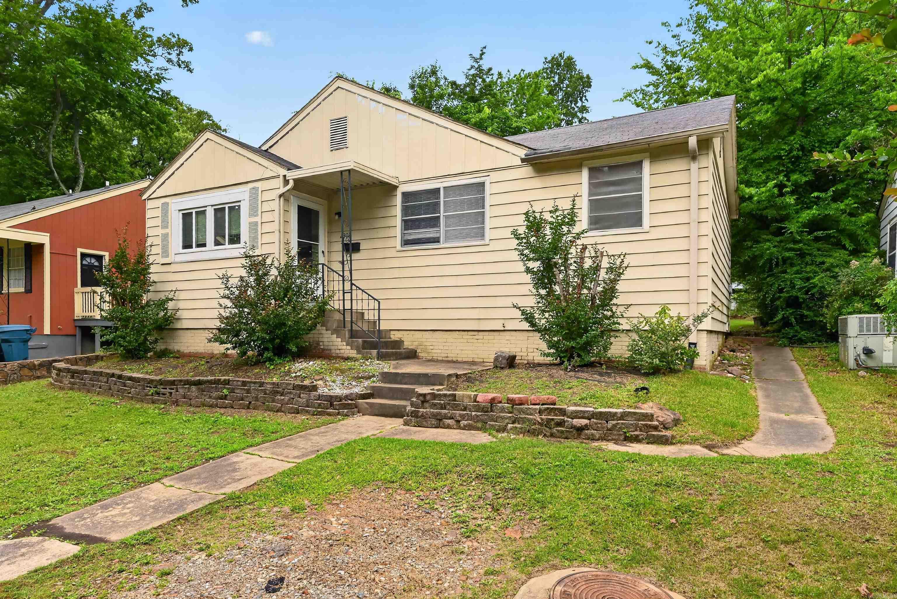 2302 S Harrison Street Property Photo 7