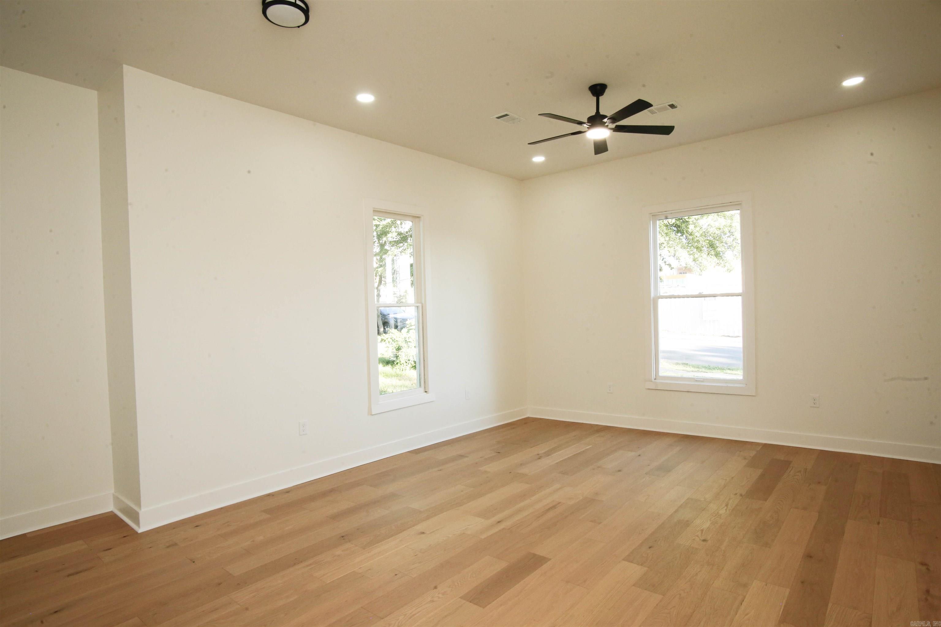 2324 W Daisy L Gatson Bates Drive 2 Property Photo 3