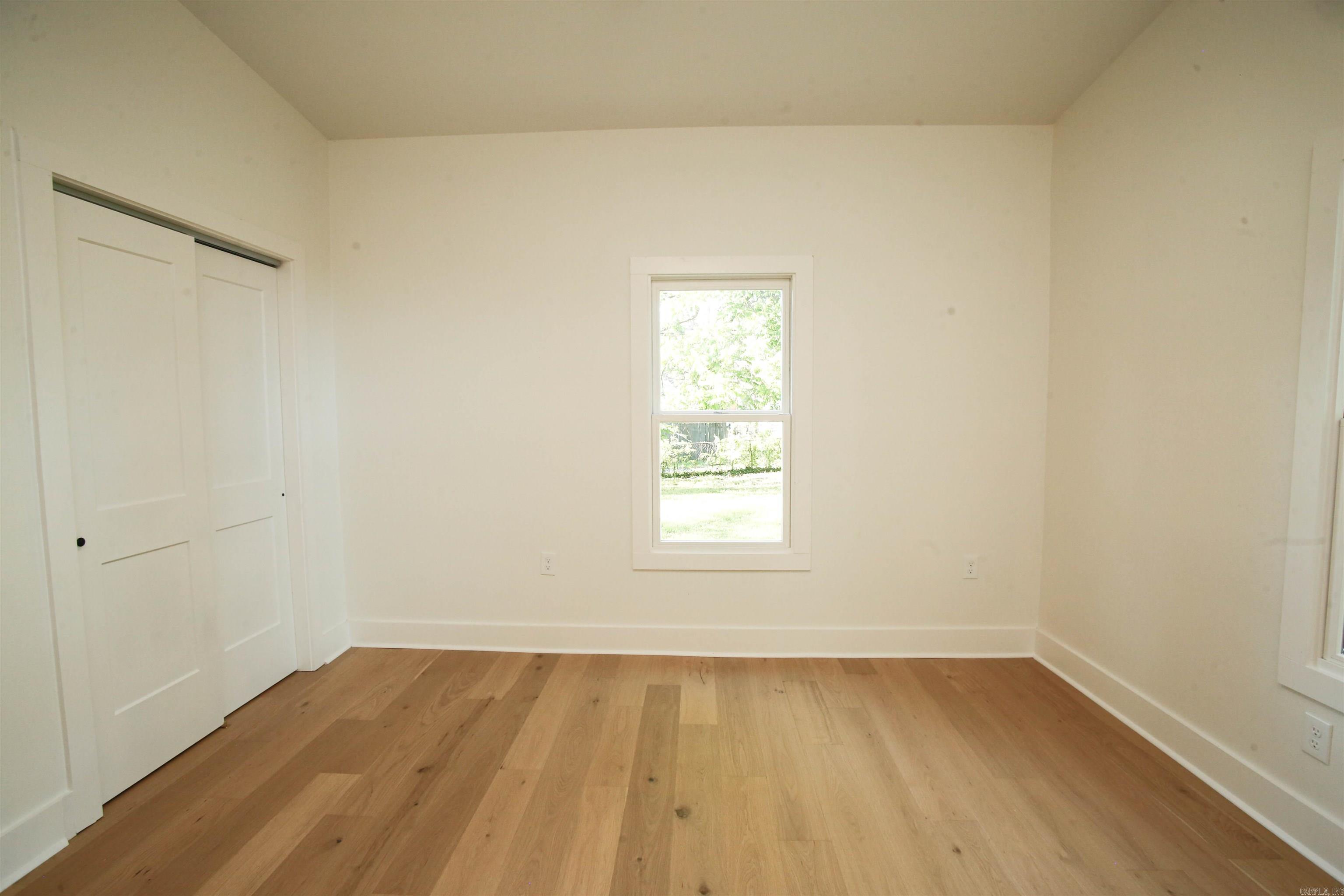 2324 W Daisy L Gatson Bates Drive 2 Property Photo 8