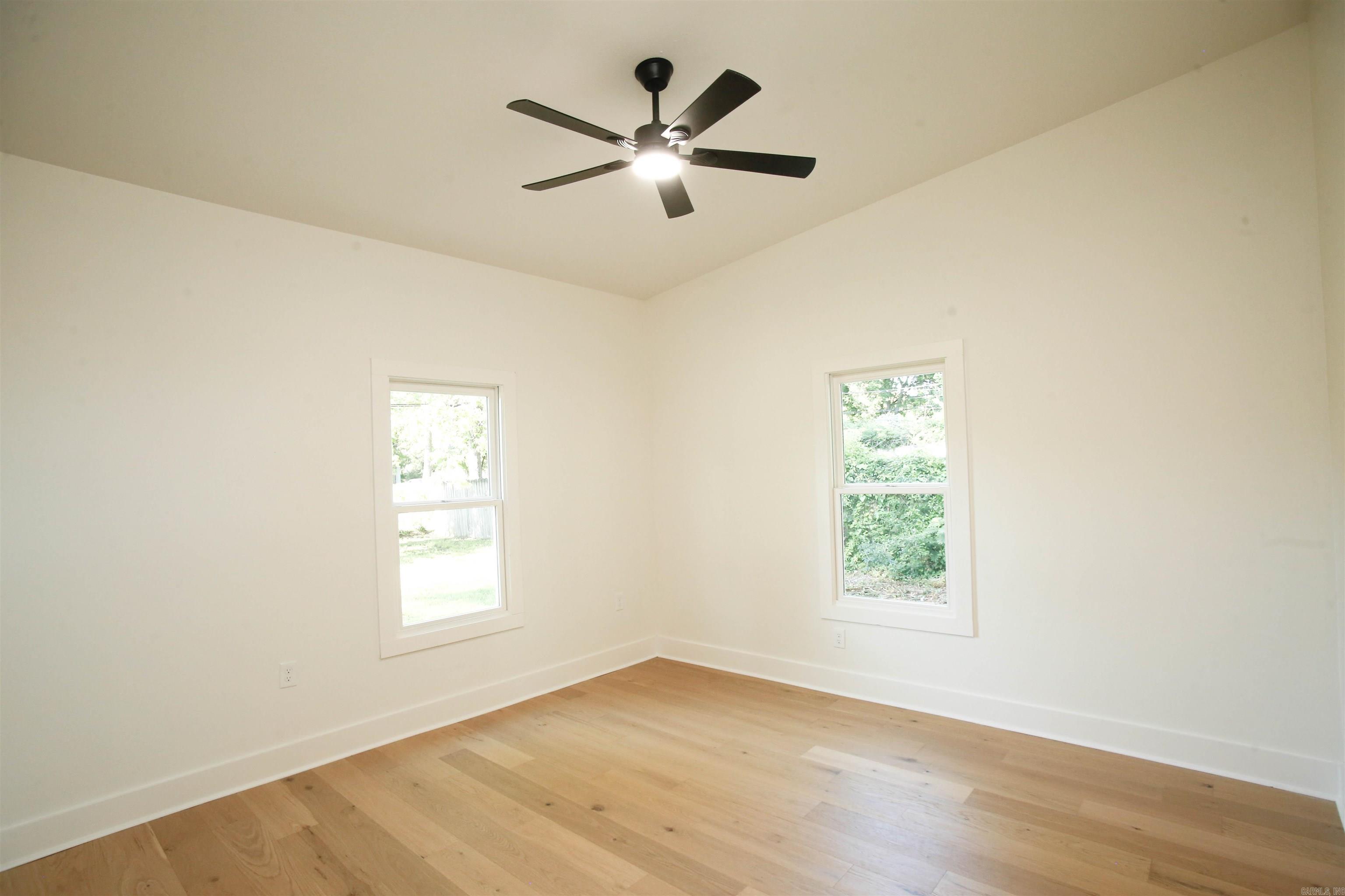 2324 W Daisy L Gatson Bates Drive 2 Property Photo 13
