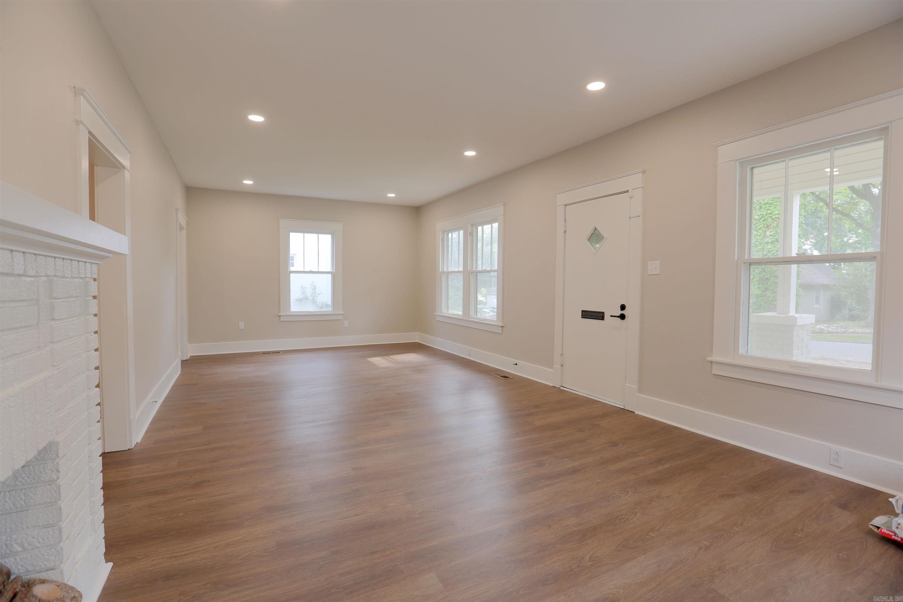 115 N Spruce Property Photo 4