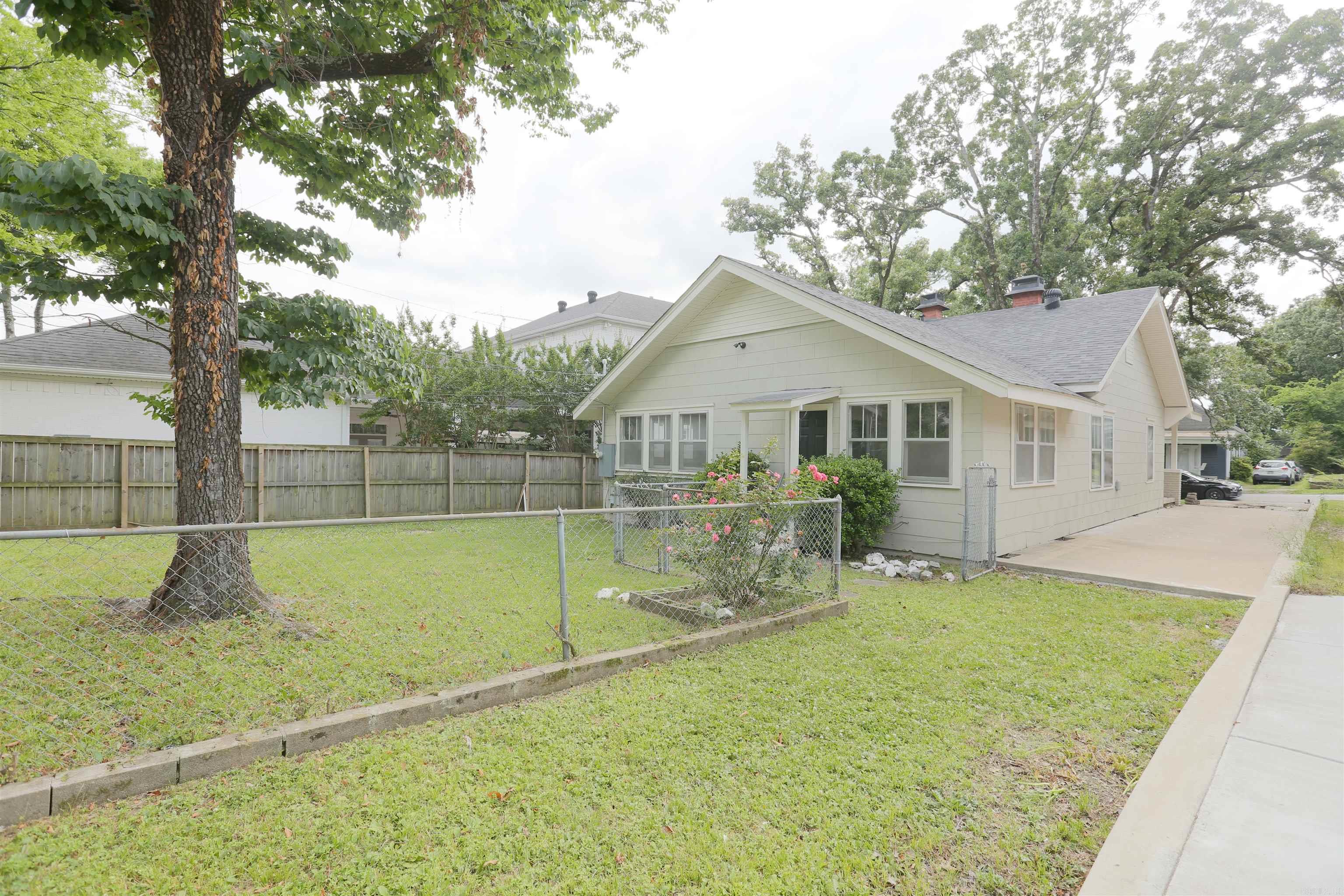 115 N Spruce Property Photo 27
