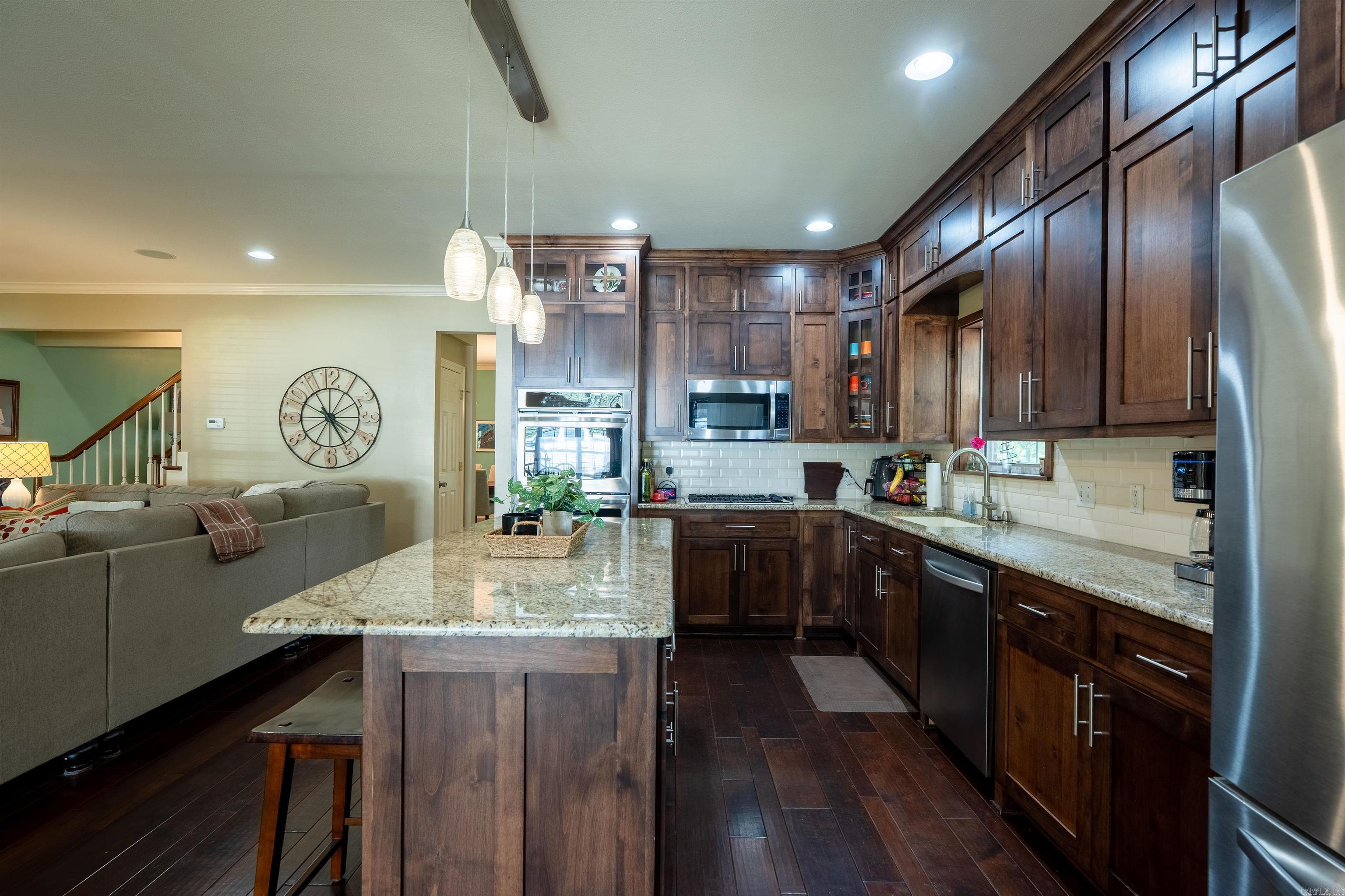 100 Mark Lane Property Photo 11