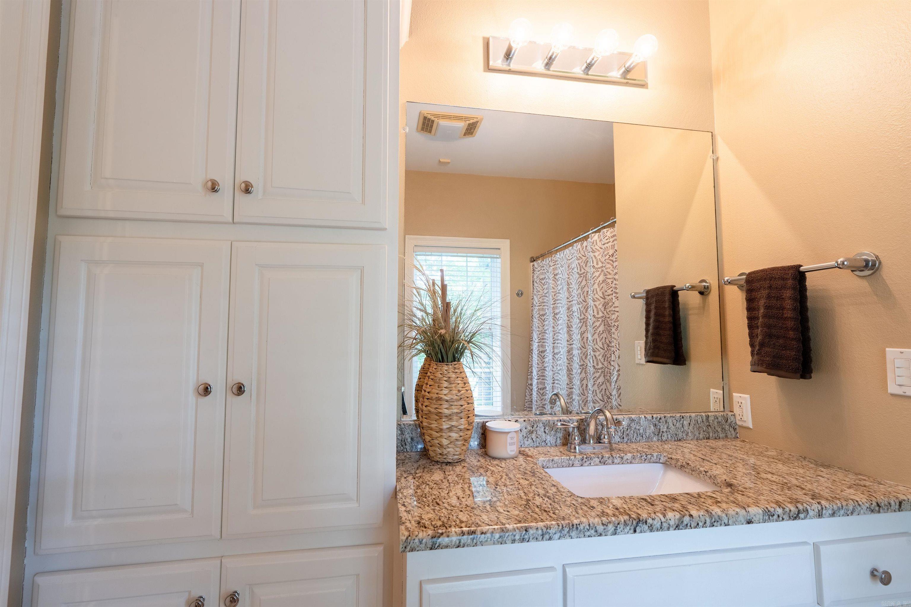 100 Mark Lane Property Photo 26