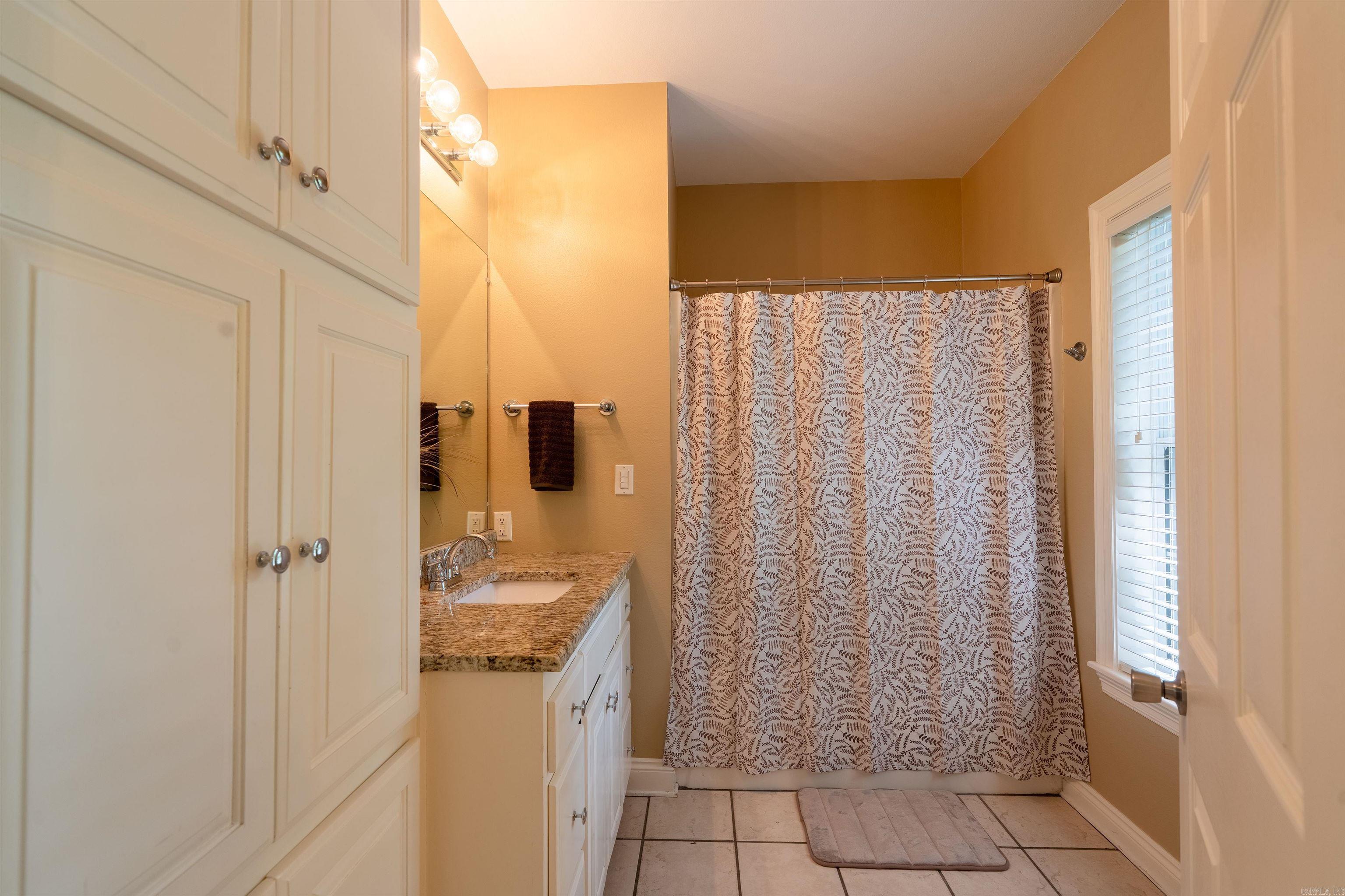 100 Mark Lane Property Photo 39