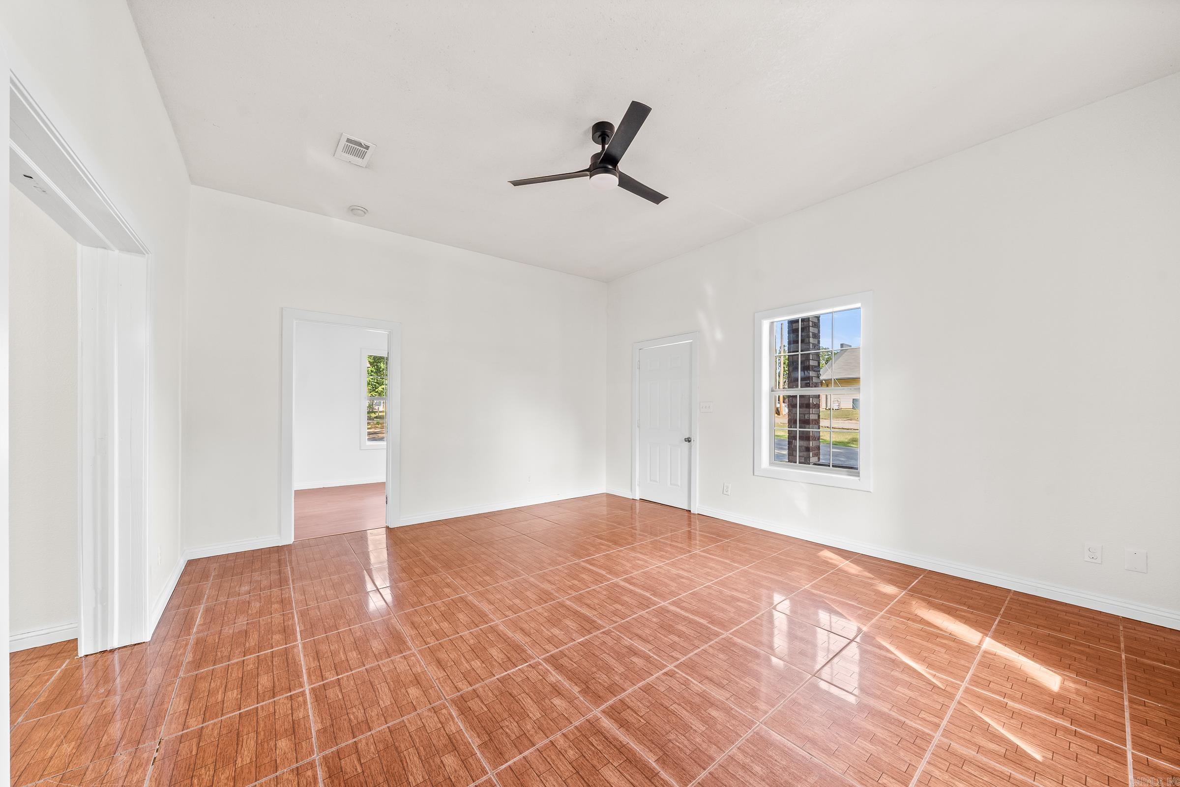 407 N 4th St Street Property Photo 5