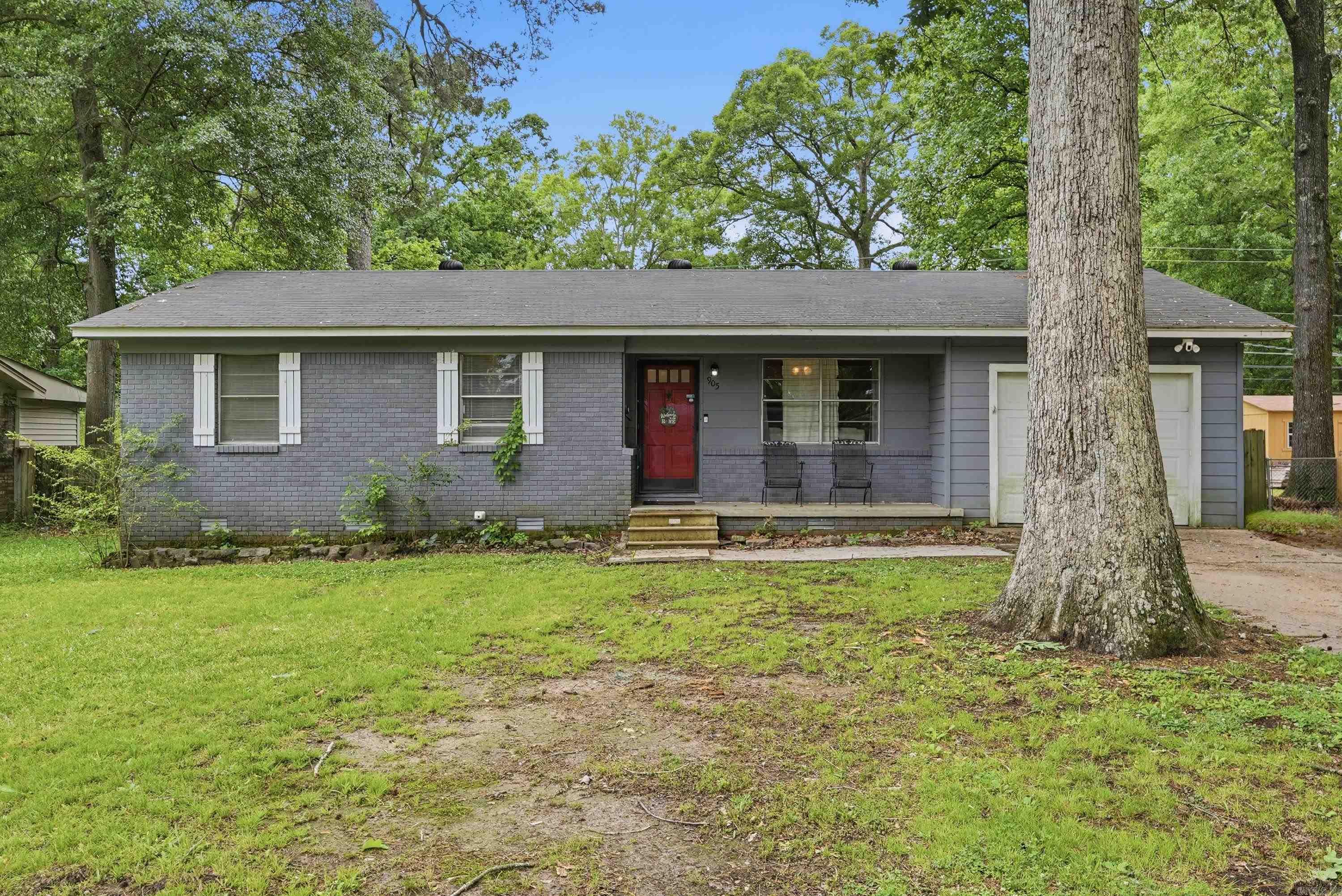 905 Stirrup Place Property Photo 1