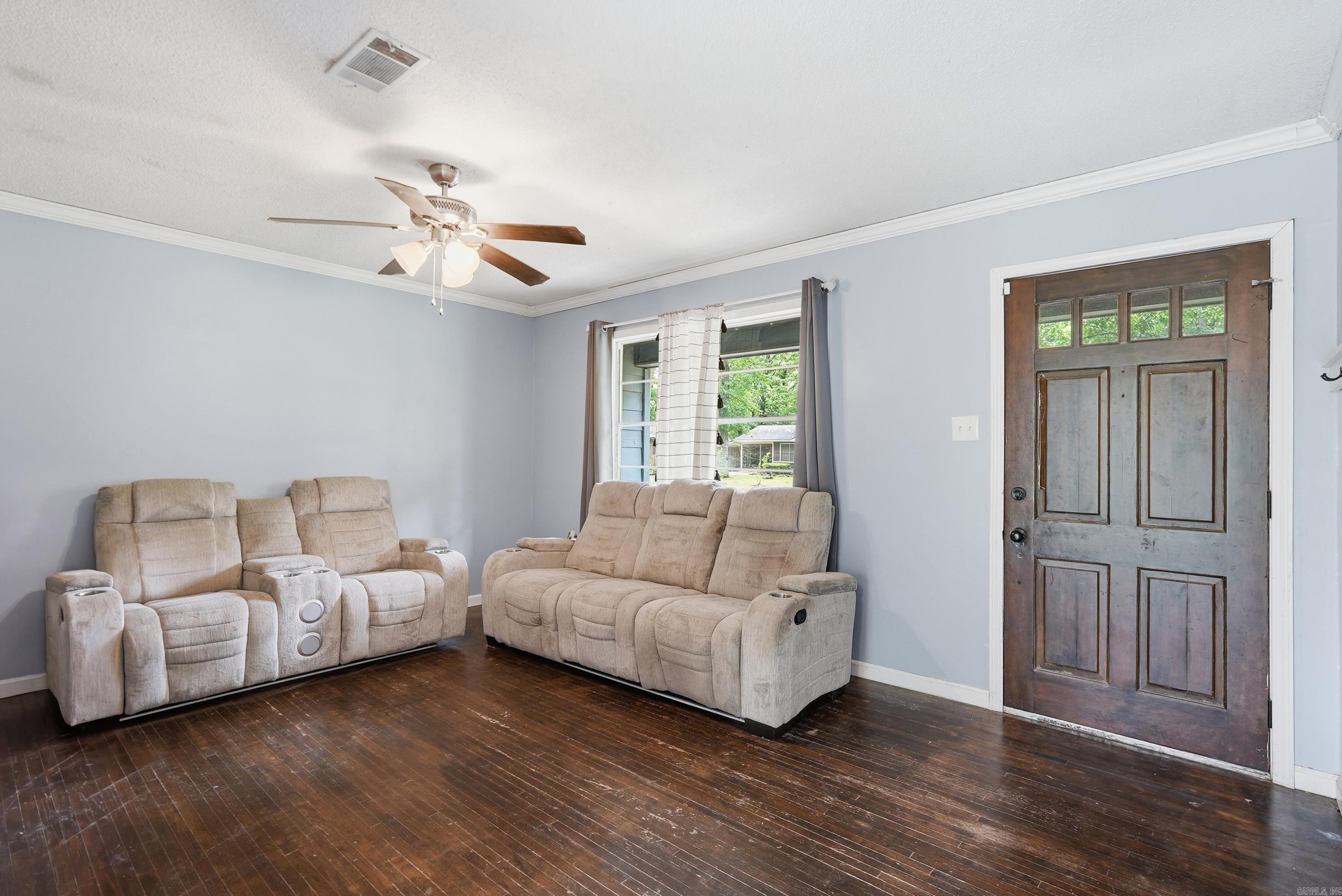 905 Stirrup Place Property Photo 4