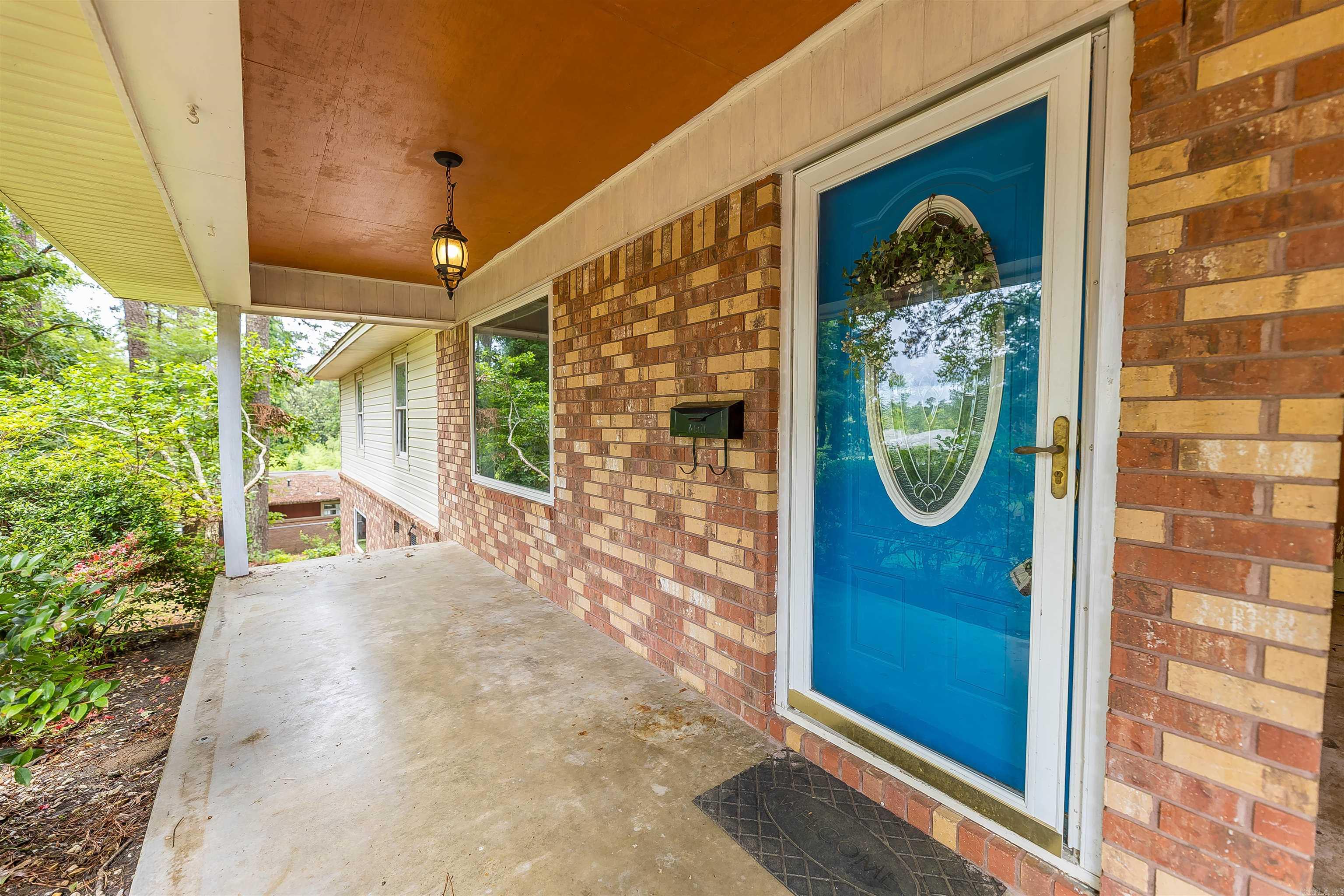 1030 Woodcrest Rd Property Photo 3