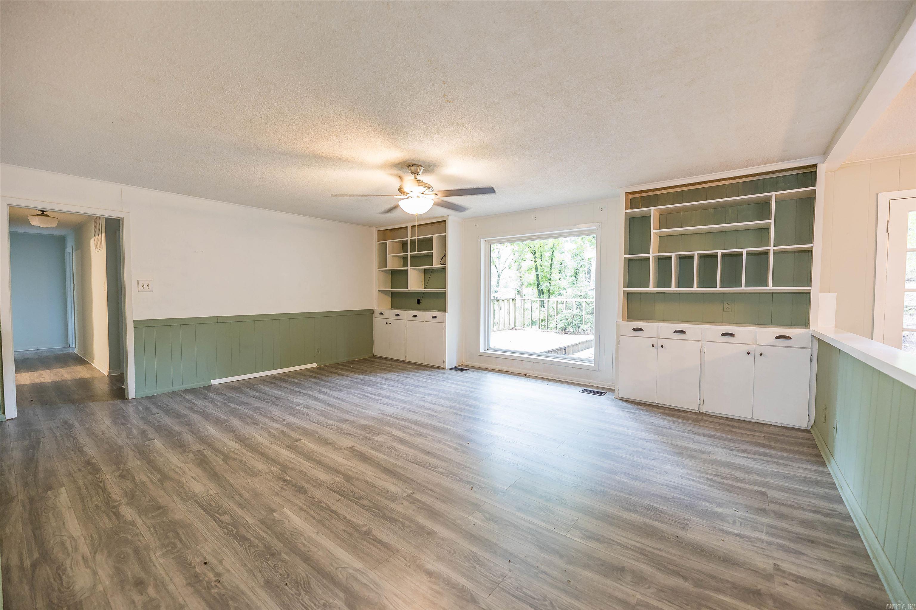 1030 Woodcrest Rd Property Photo 5
