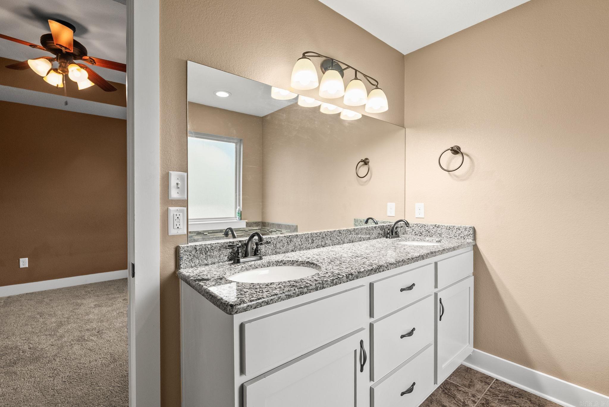 13 Tigers Eye Cove Property Photo 17