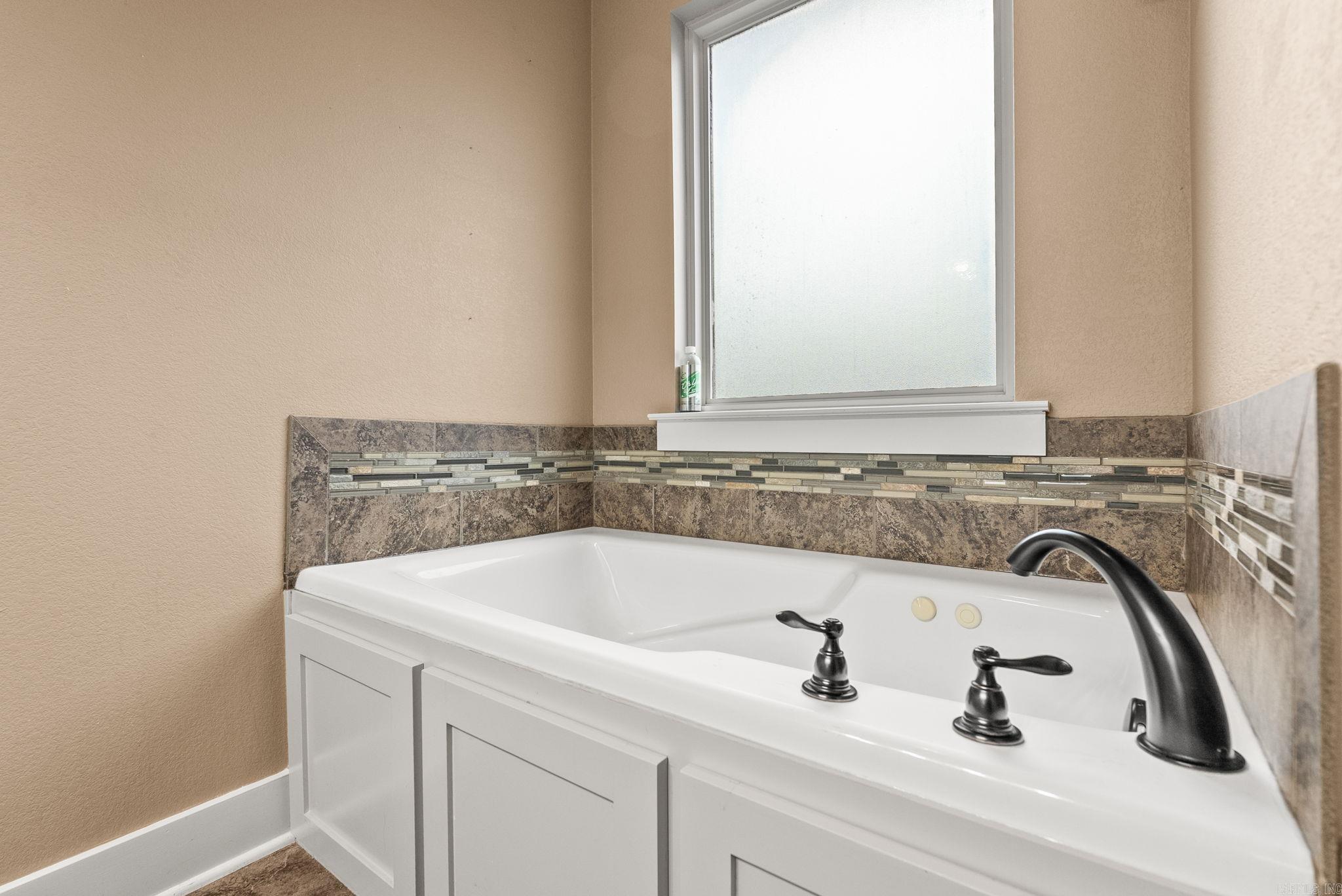 13 Tigers Eye Cove Property Photo 20