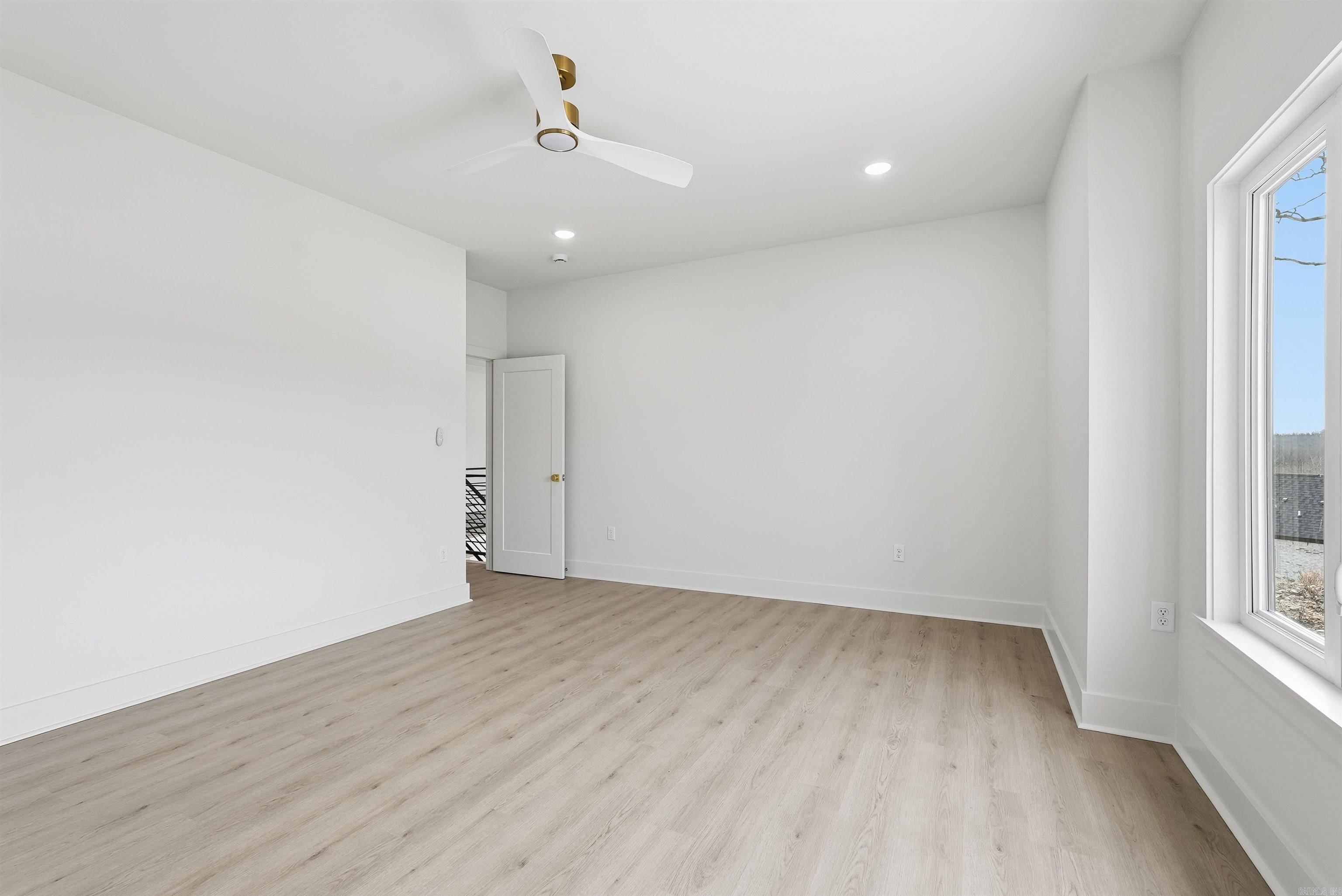 982 Fern Ridge Rd Property Photo 27