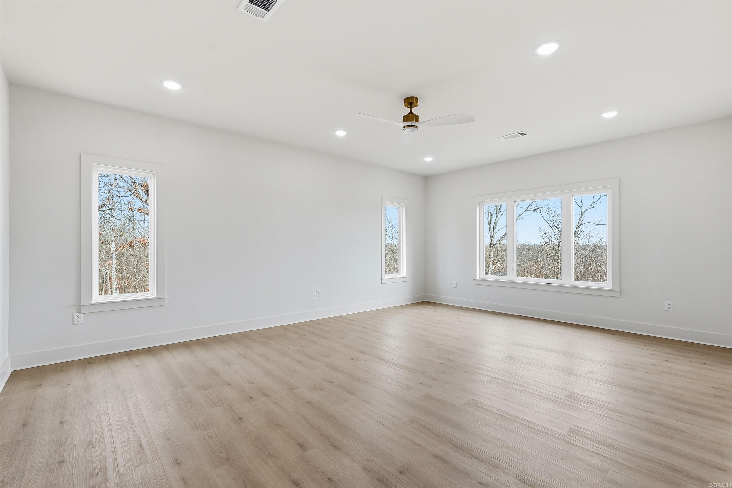 982 Fern Ridge Rd Property Photo 28