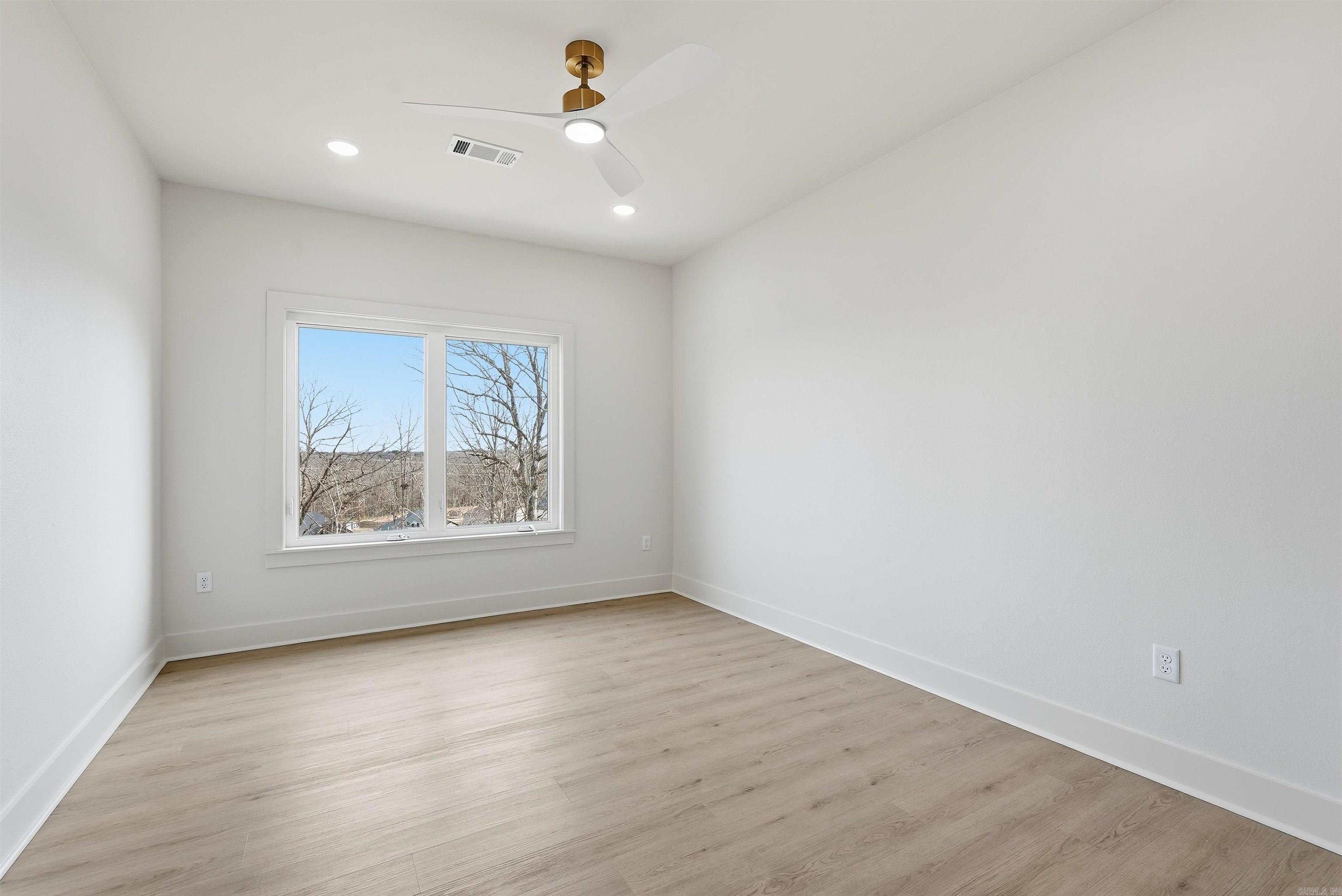 982 Fern Ridge Rd Property Photo 37