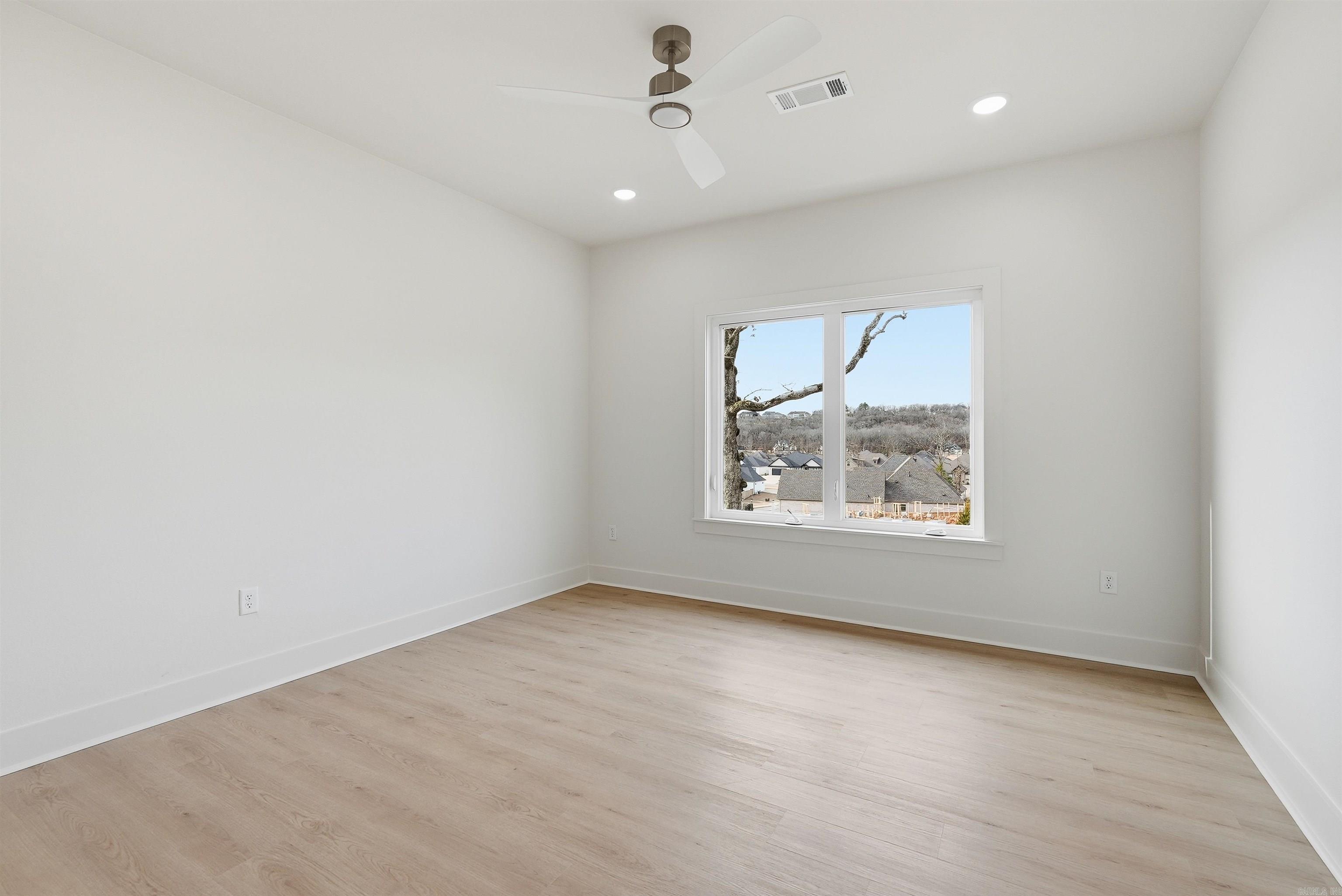 982 Fern Ridge Rd Property Photo 38